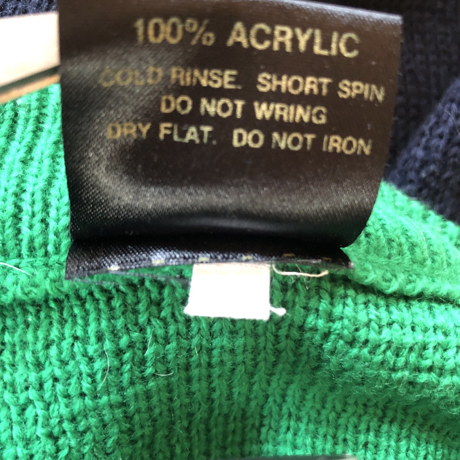 Vtg Blarney Castle Irish Sweater Size Medium Pullover Shamrocks St Patricks Day