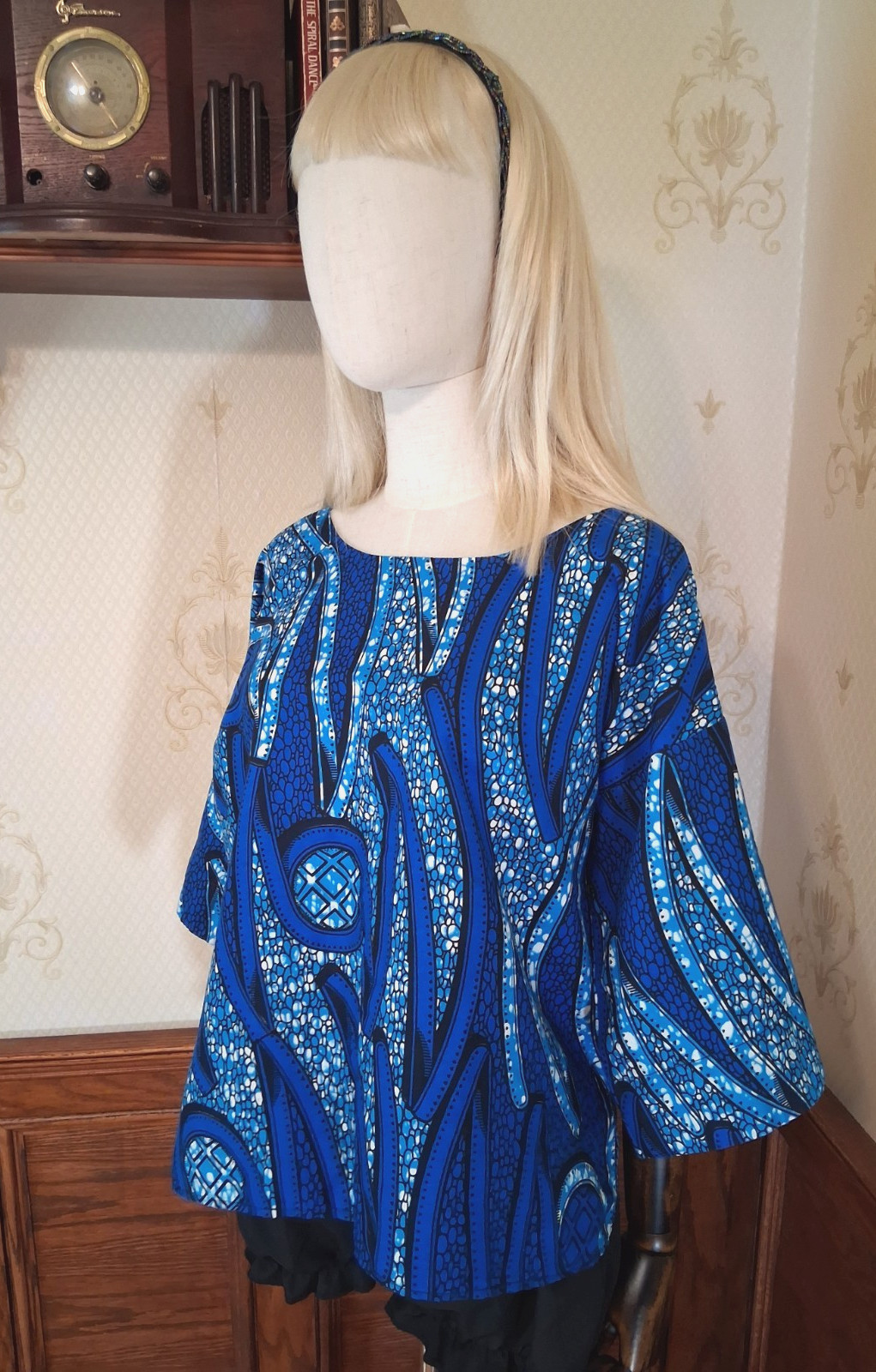 Vintage 1960s/1970s Handmade Blue Ankara Psychedelic Bohemian Hippie Tunic