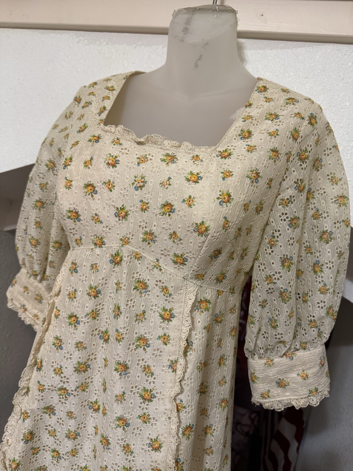 FABULOUS VTG Homemade Dress Floral Lace Cottage Core Prairie SMALL High Waist