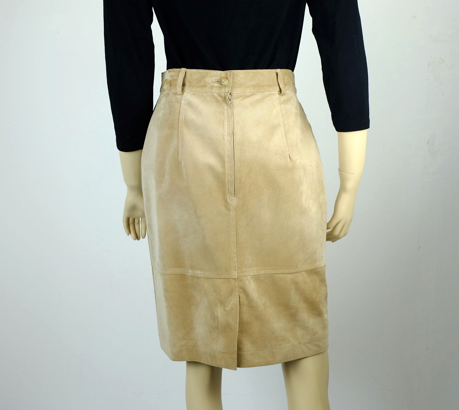 true vintage betty barclay 90s suede skirt sand size 38