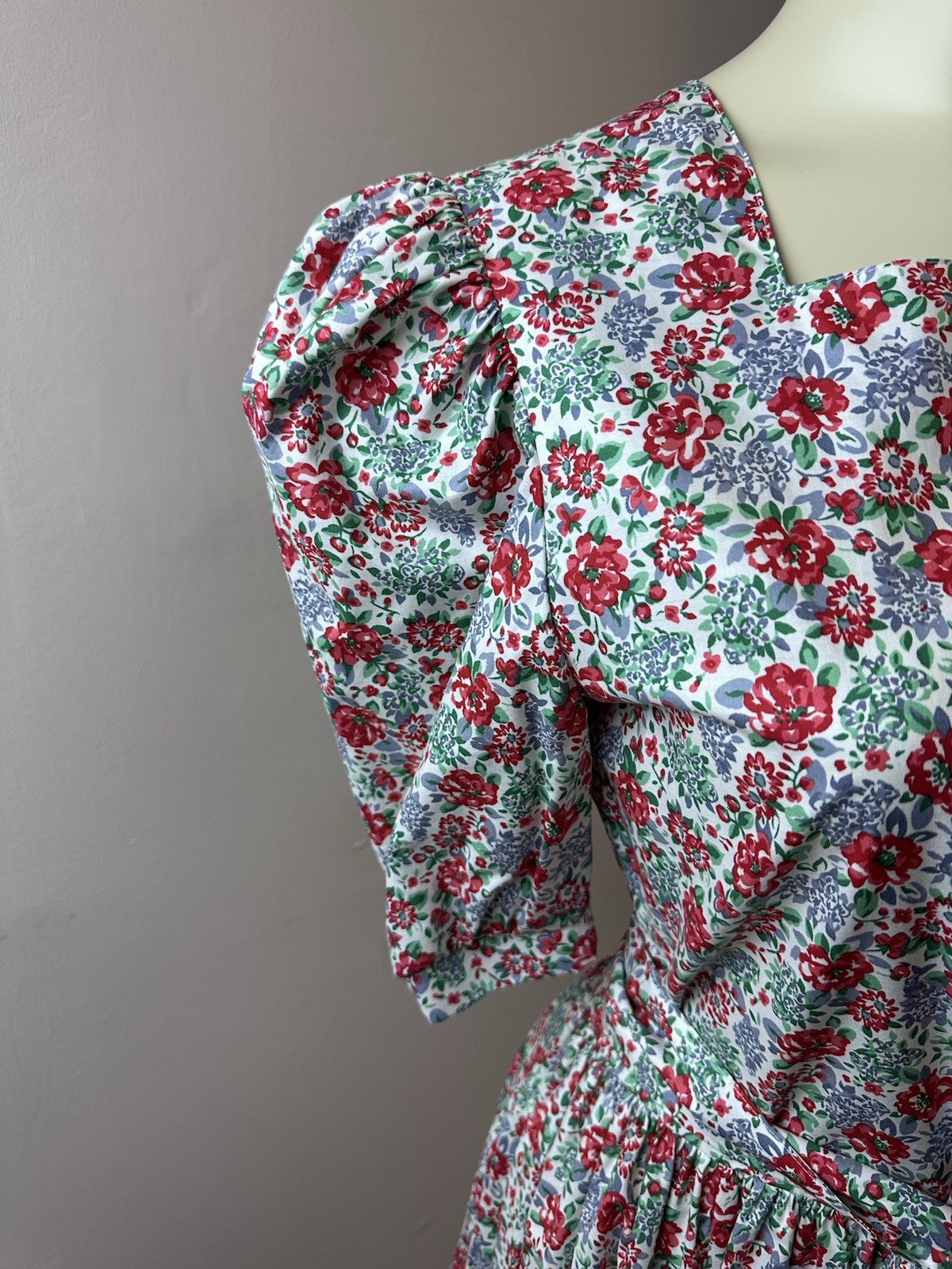 Pre-owned Vintage Laura Ashley Floral Print Maxi Dress Size 4