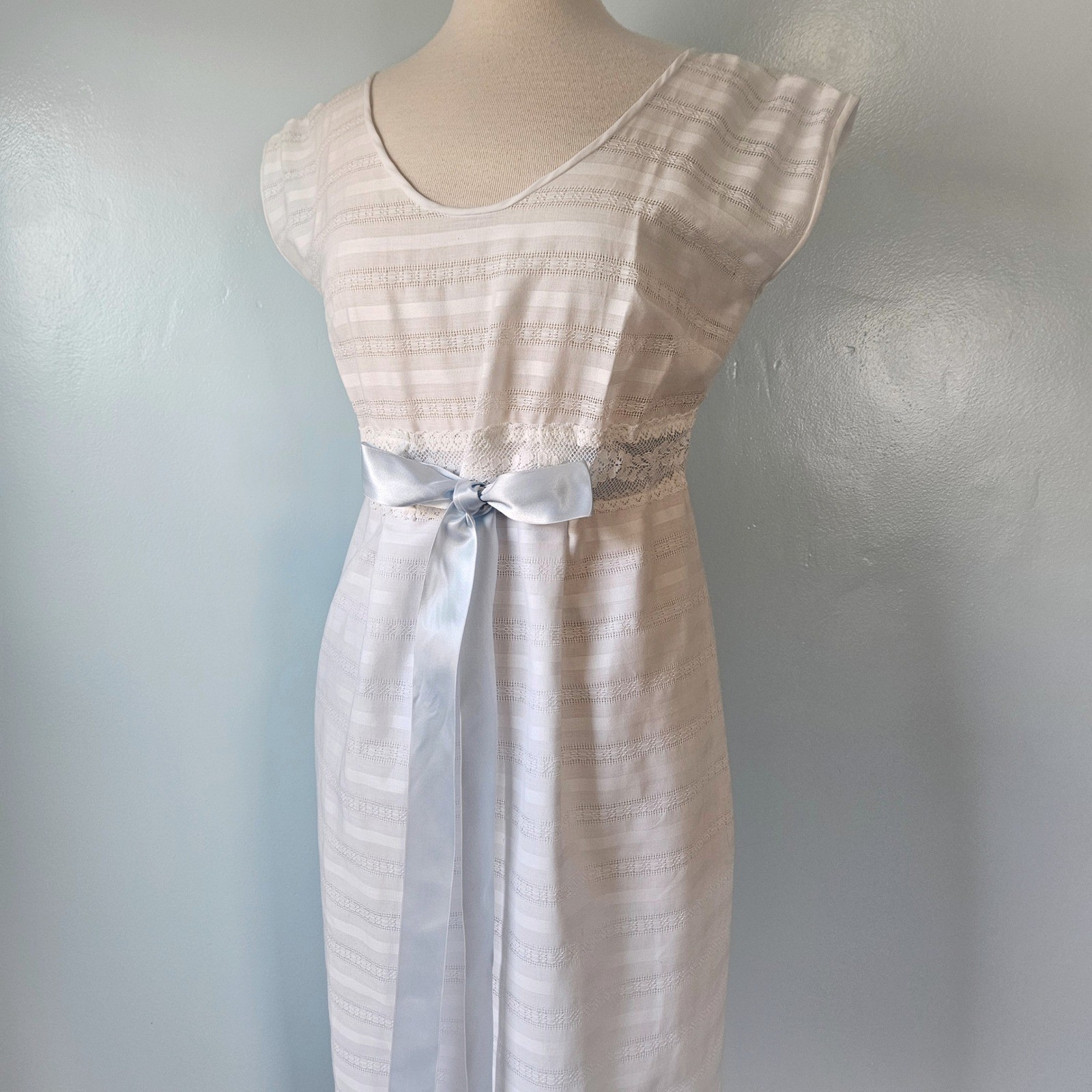 LeVoys Vintage 60s White Lace Empire Waist Maxi Dress Gown Blue Ribbon Sash S