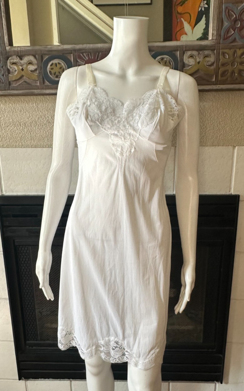 Vintage Sears Anti-Cling Antron Nylon Full Slip Silky White Sz 32