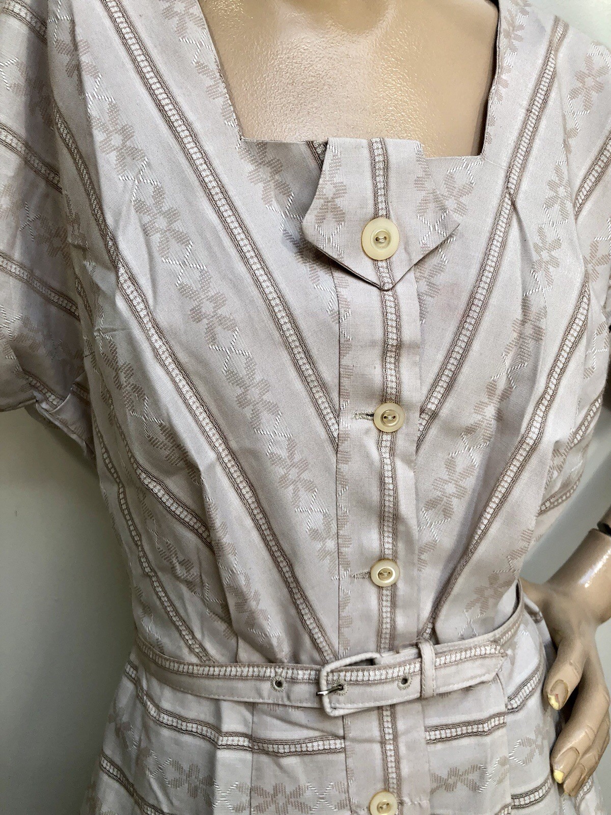 VTG 1950s DEADSTOCK wo/Tags Taupe JACQUARD SHIRTWAIST DRESS „Nadine Original”