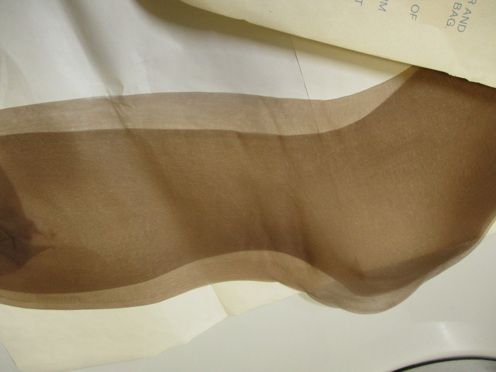1PR VINTAGE BERKSHIRE ULTRASON SANDAL FLAT KNIT NYLON STOCKINGS SZ 11 LONG TAUPE