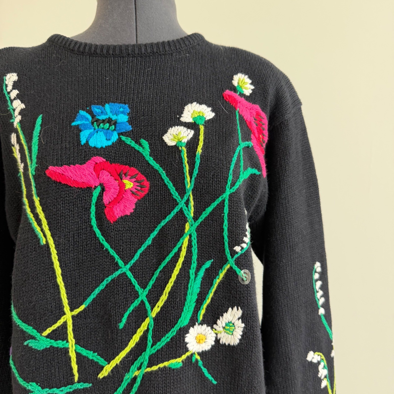 Vintage 90s Studio Michelle Stuart Floral Embroidered Sweater Size Small