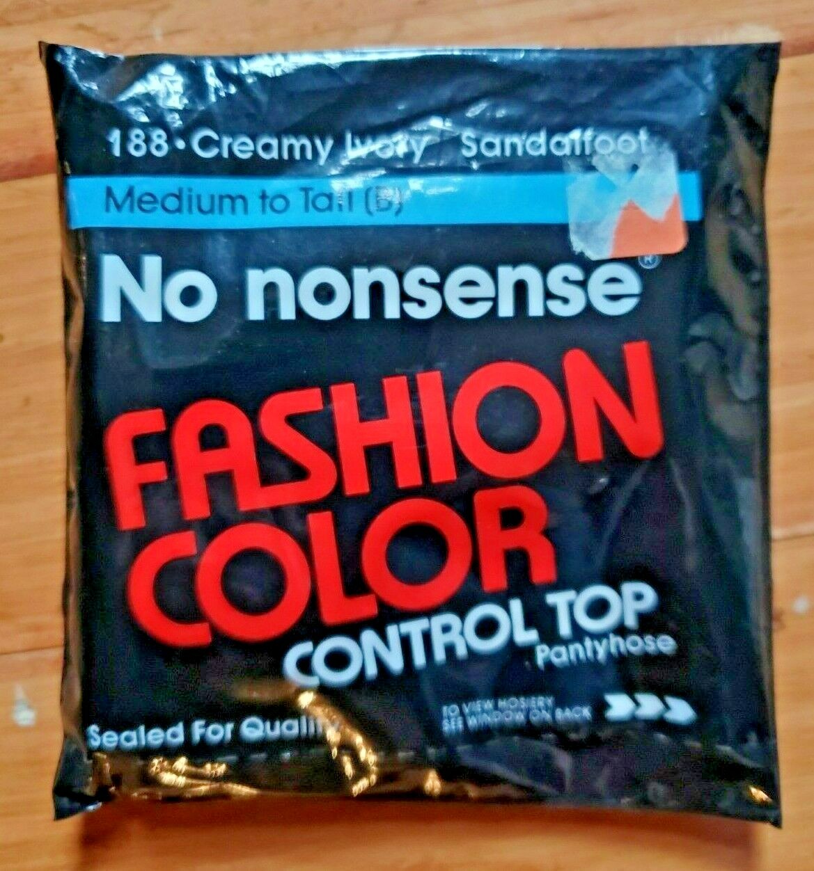 NIP No Nonsense Fashion Control Top 188 Creamy Ivory Med-Tall Stockings