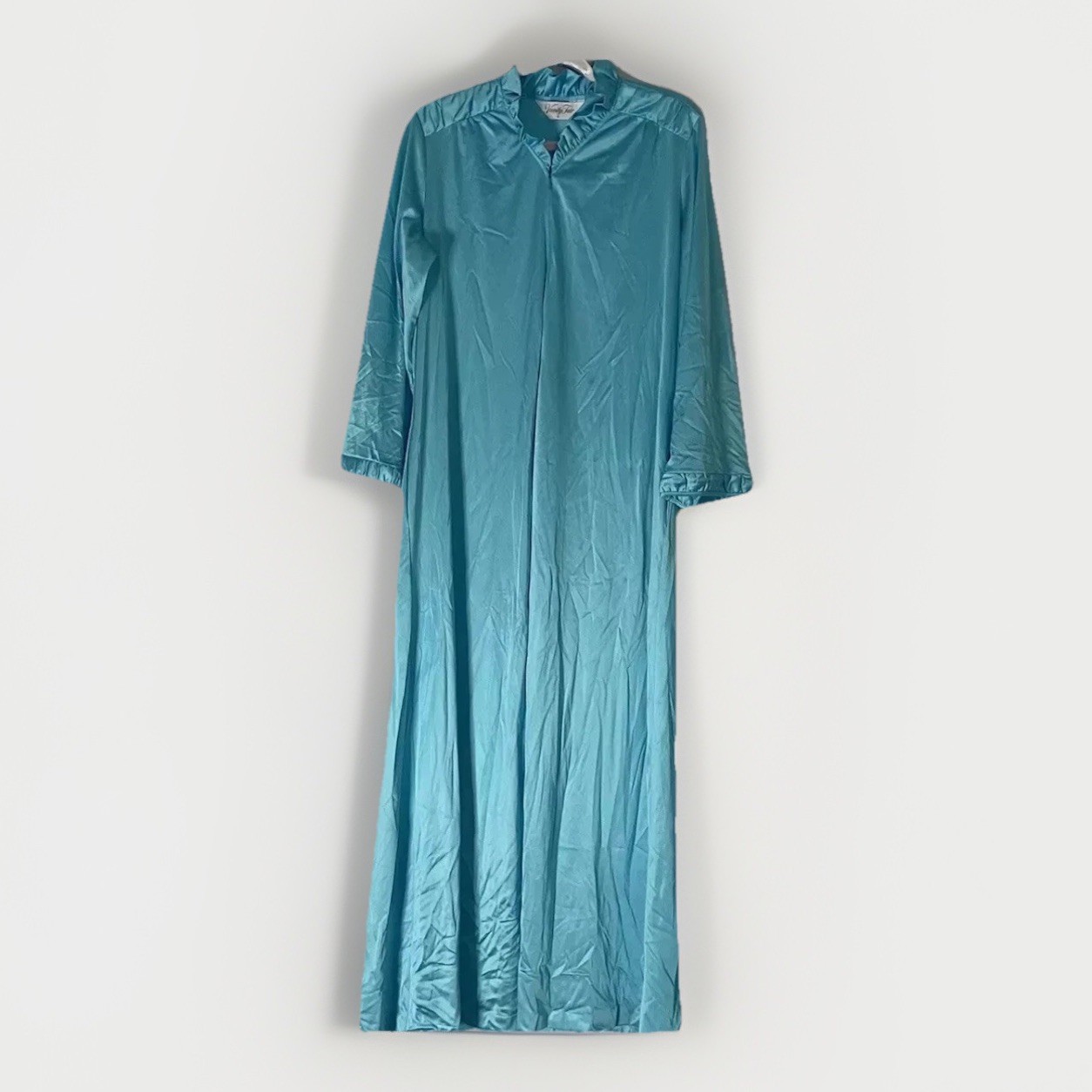 NWT Vintage Vanity Fair Size Small Long Sleeve Satin Nightgown Laguna Blue Zip