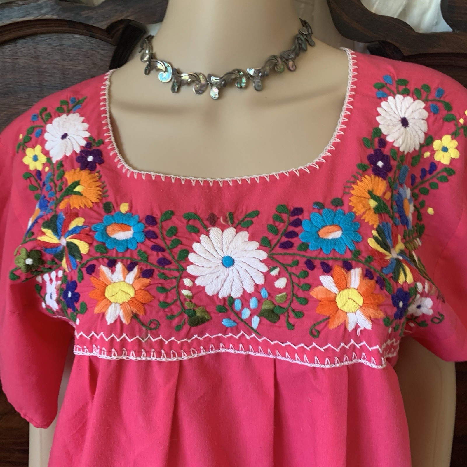 Vintage 80s 90s Mexican pink & multicolor floral embroidered cotton top blouse