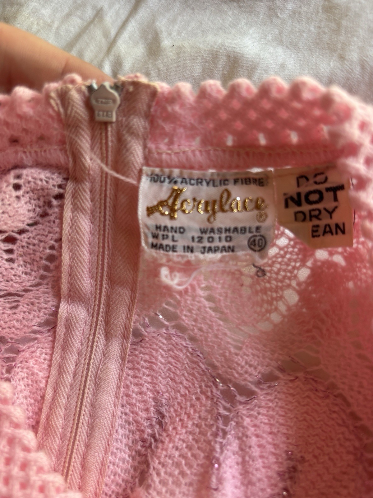 Vintage 1950’s Pointelle Knit Style Pink Sweater Vest 40” Large Lurex thread