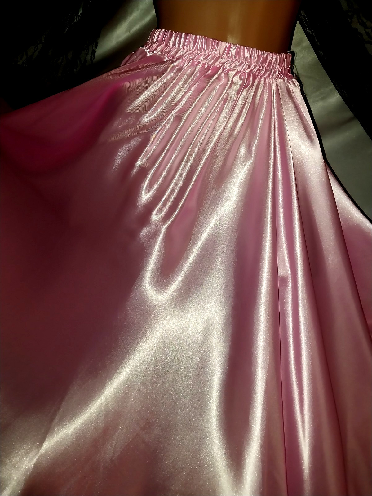 VTG SATIN LIQUID PINK GRAND SWEEP TWIRLY FLARE SKIRT SHINY GLOSSY LUXE SML NEW