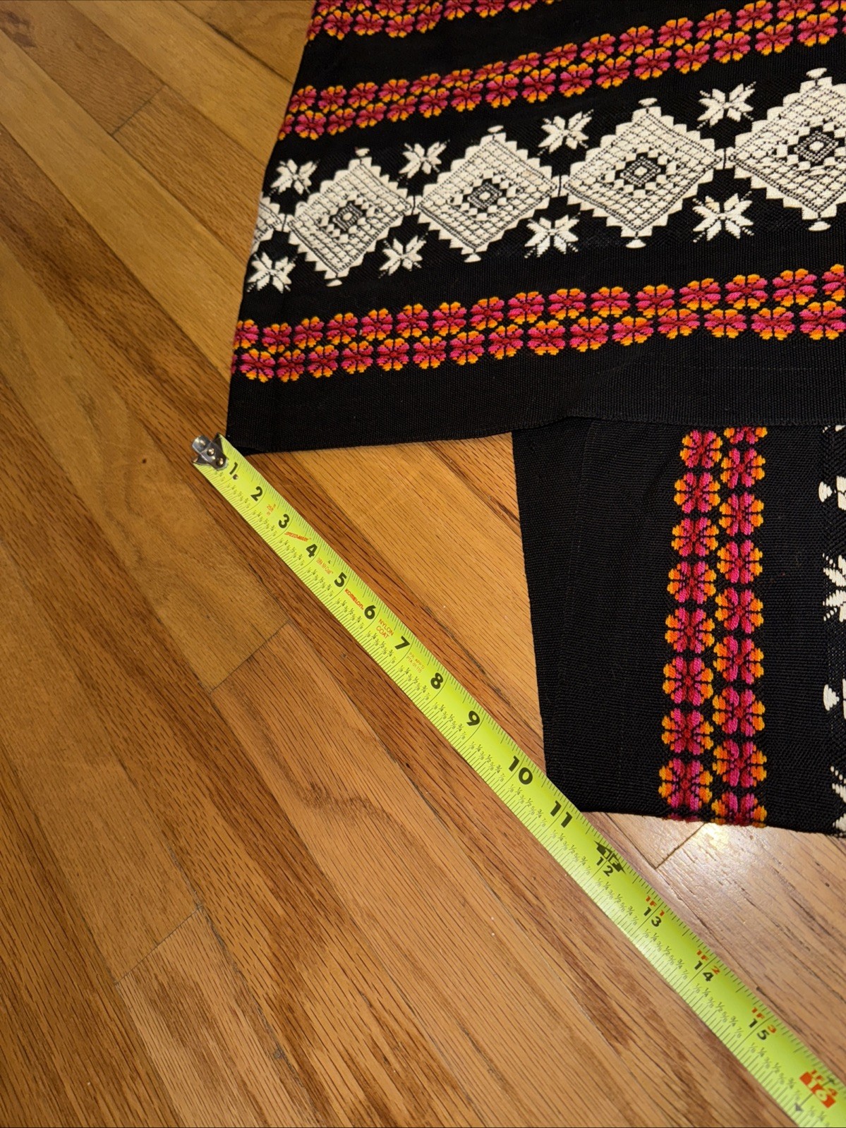 Vintage V Shaped WOMENS Poncho One Size Boho Hippie Pullover Coverup FLAWS Shawl