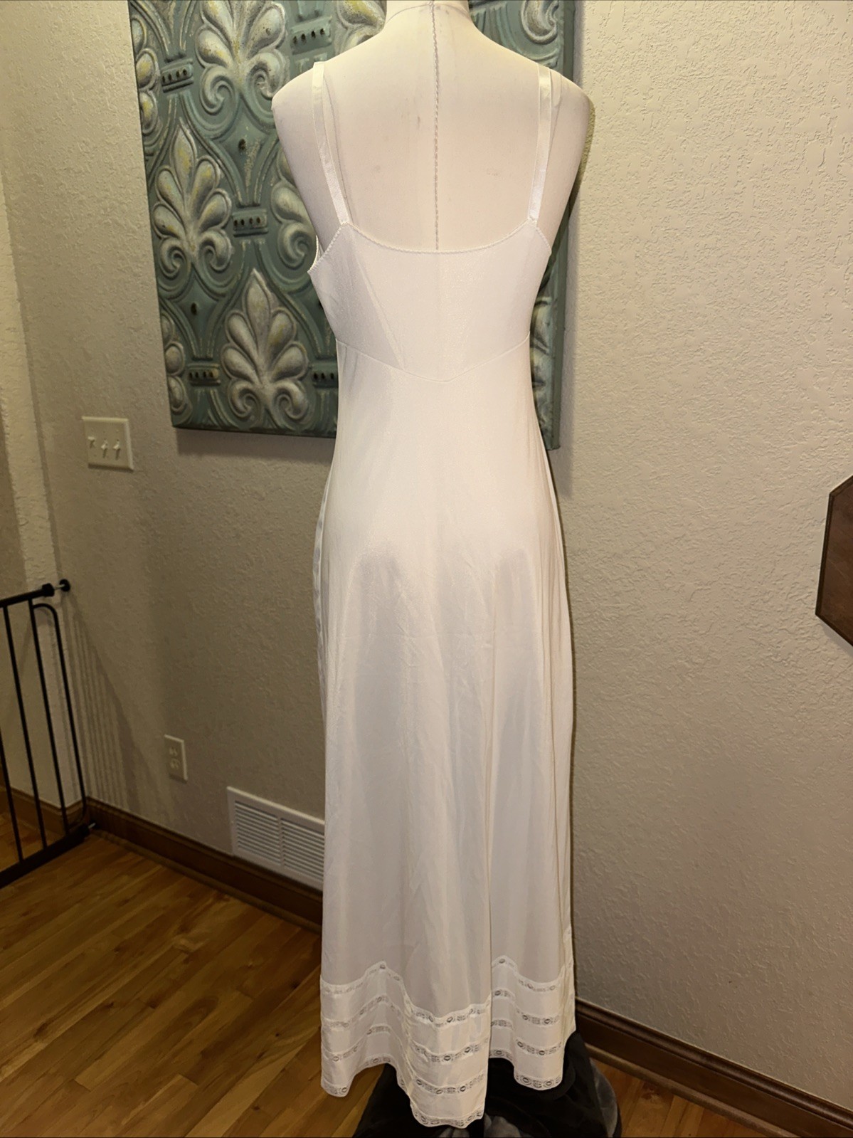 Vintage Sears The Doesn’t Slip White Full Slip Anti-Cling Nylon Lace Hem Sz 34