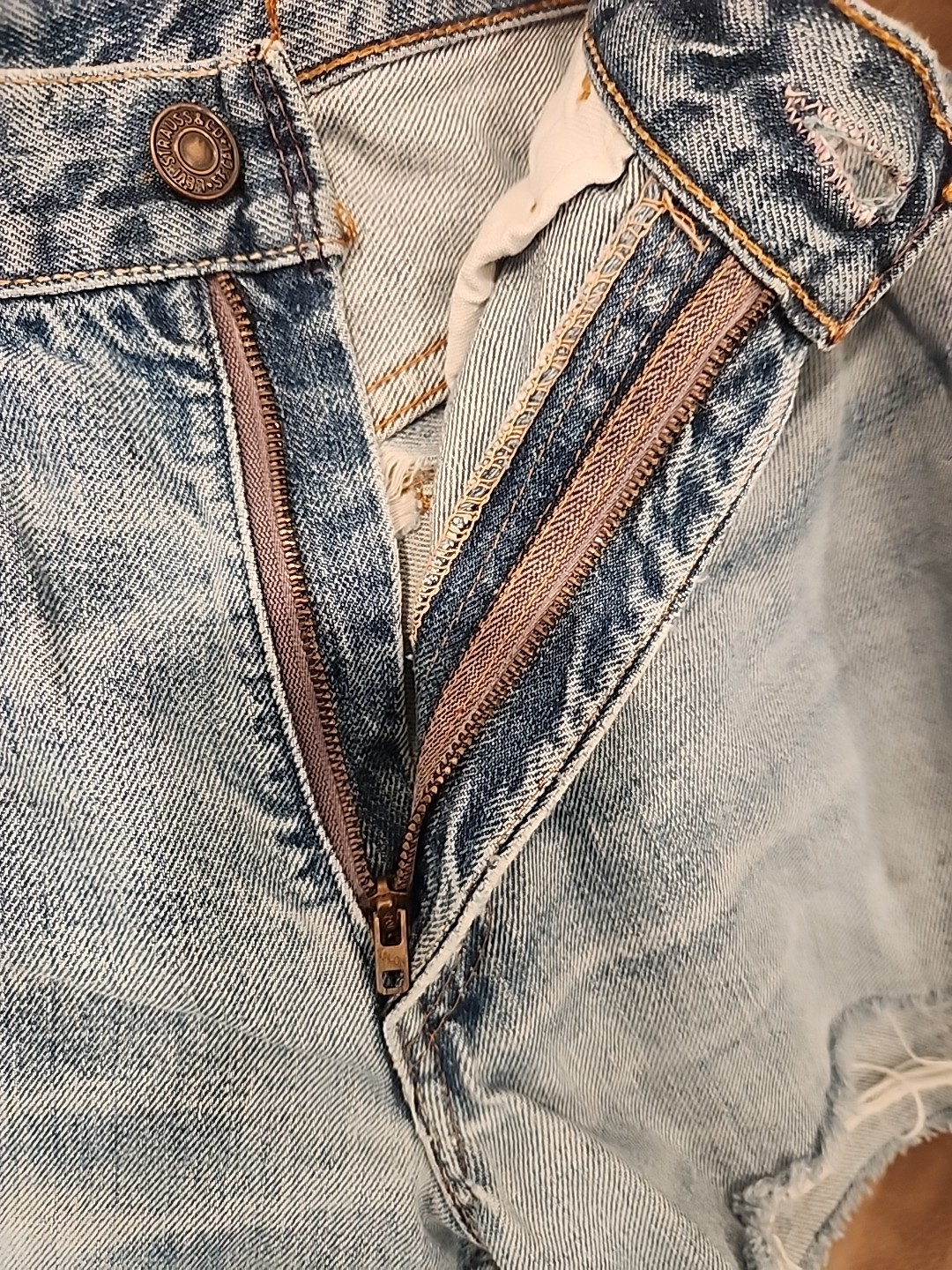 vintage levis cut-offs denim jean shorts zipper 517? talon zip 31″ w big E 70 89
