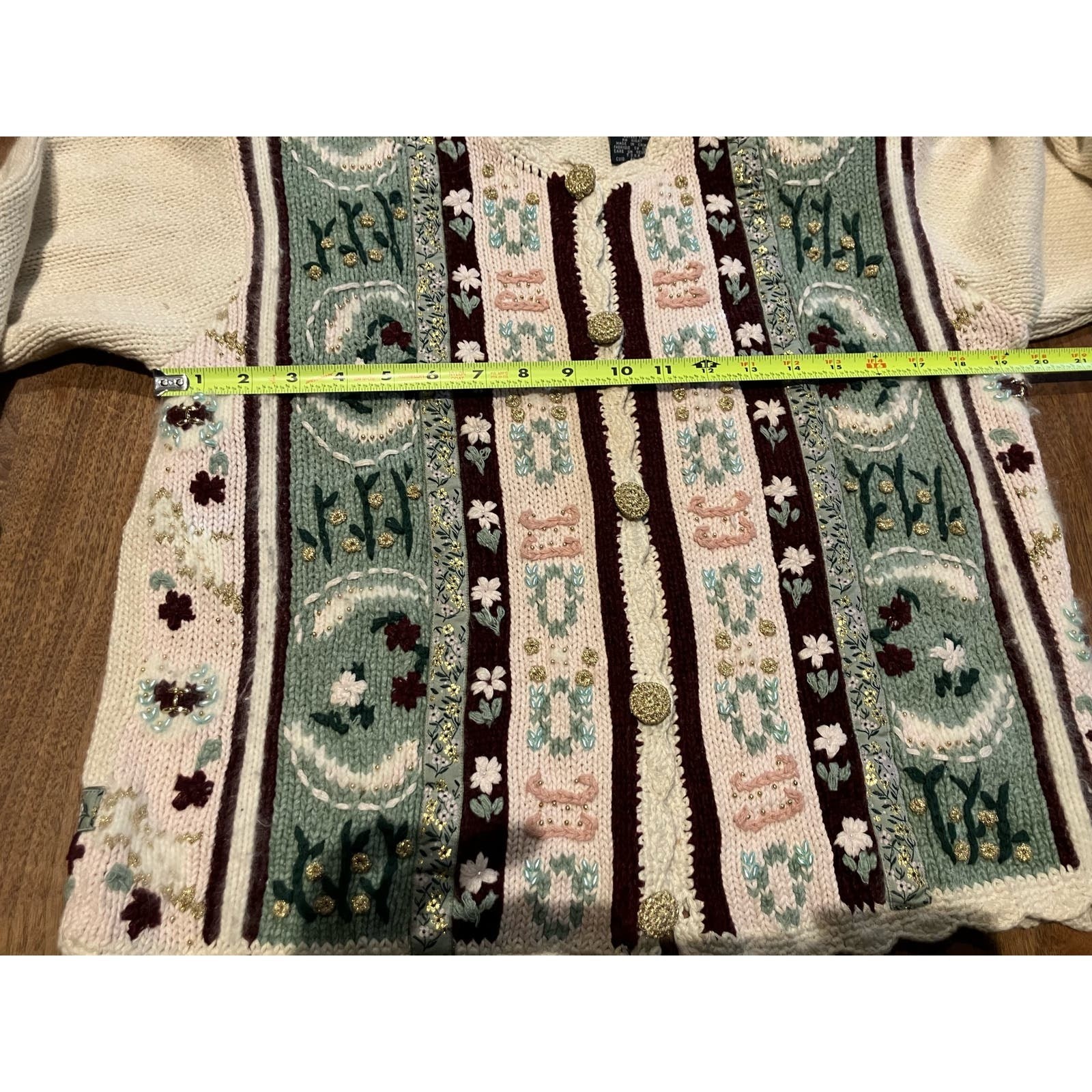 VTG Eagle’s Eye Small Embroidered Floral Beige Gold Green Pink Cardigan Sweater