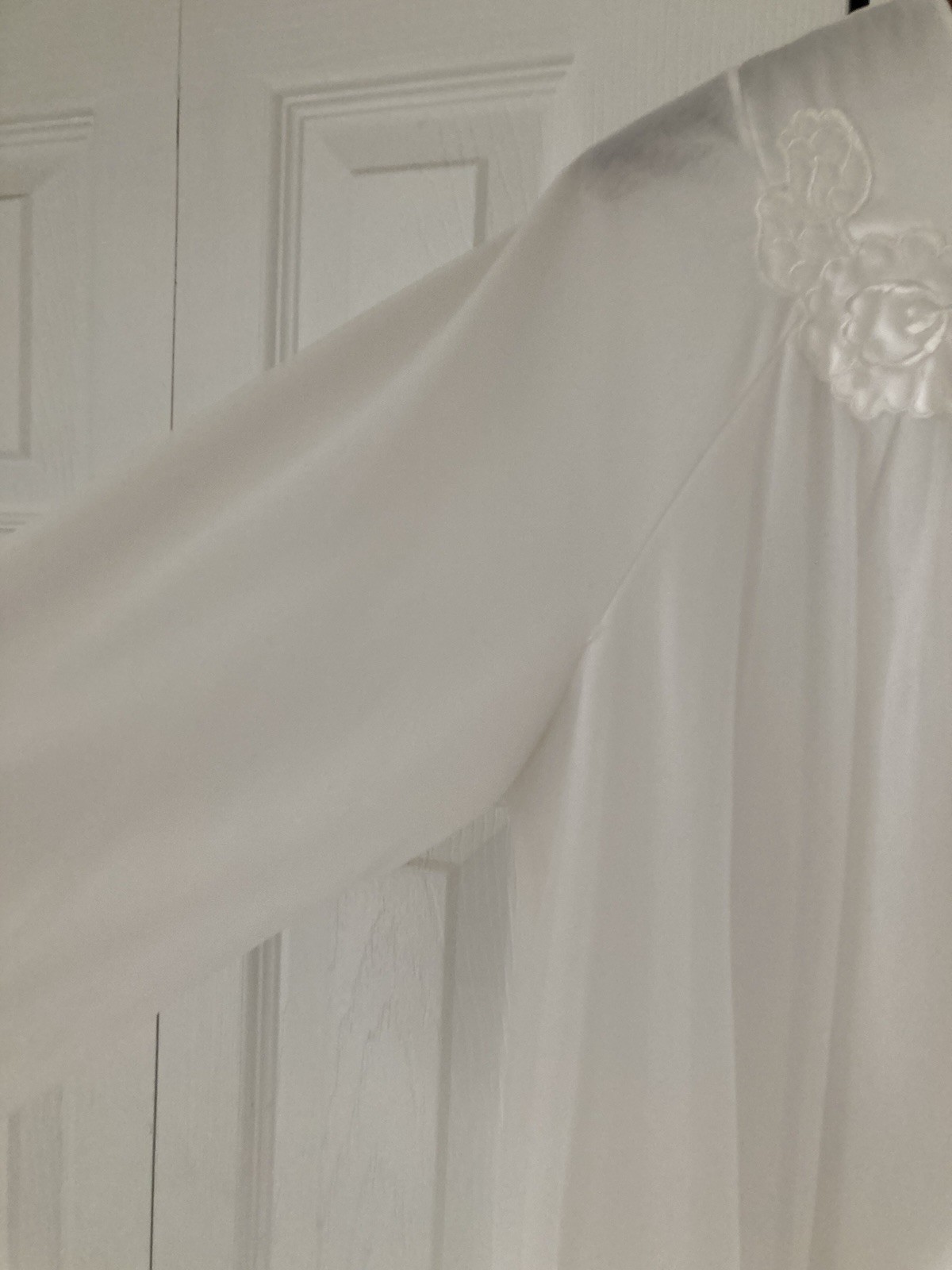 Vintage 1960’s Gossard Artemis Cream Nylon Chiffon Peignoir Robe Medium USA
