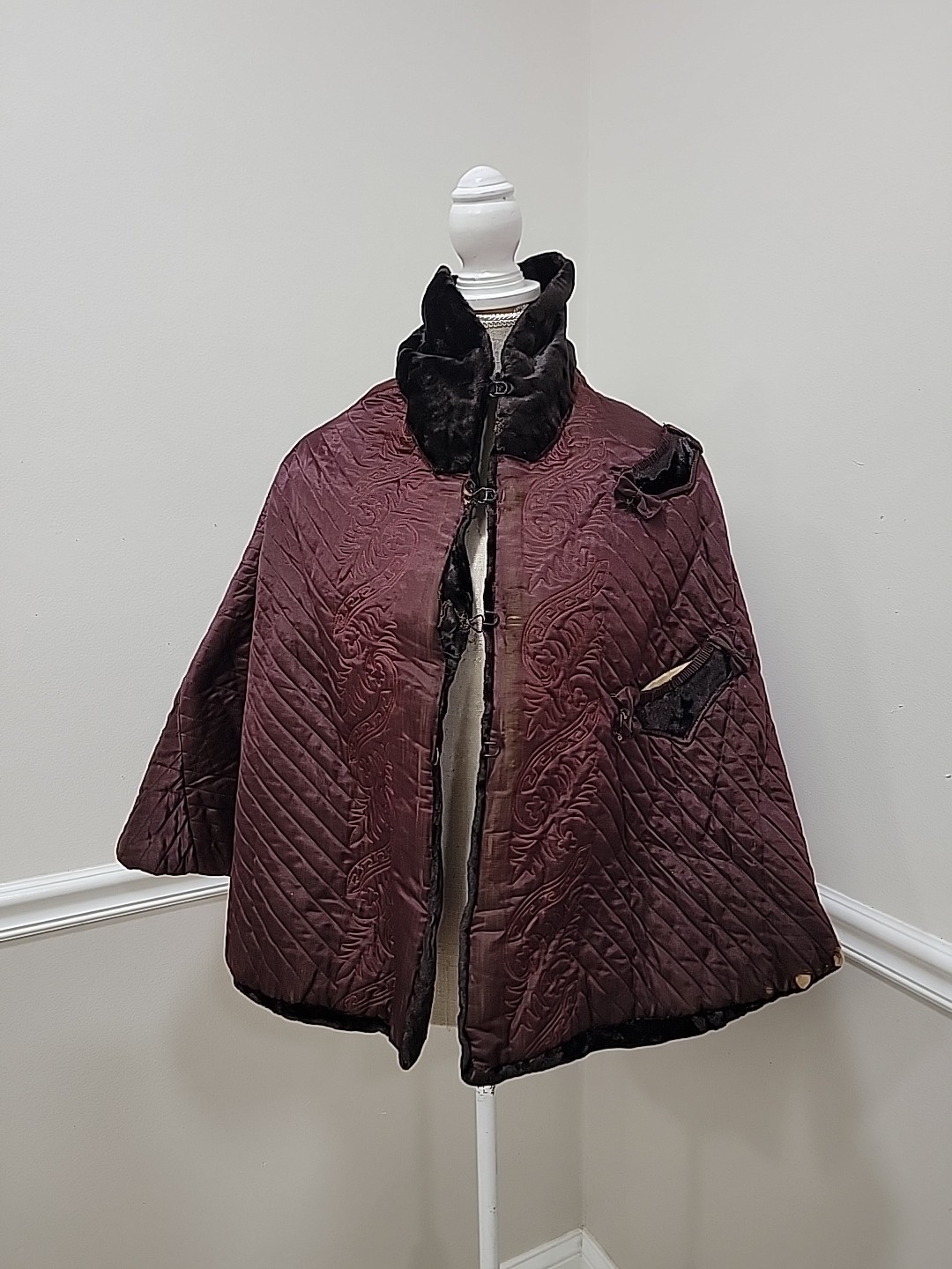 Antique Plush Velvet Fur Victorian Coat-Carriage-Winter-Quilted-1890s-Brown