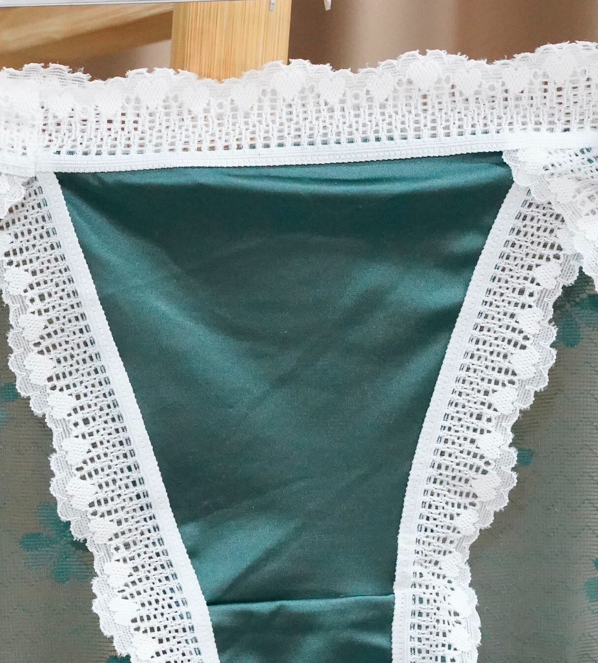 Lot of 3 Sissy Nylon Spandex Panties Sheer Smooth Lace Bikini Hips 32-38″