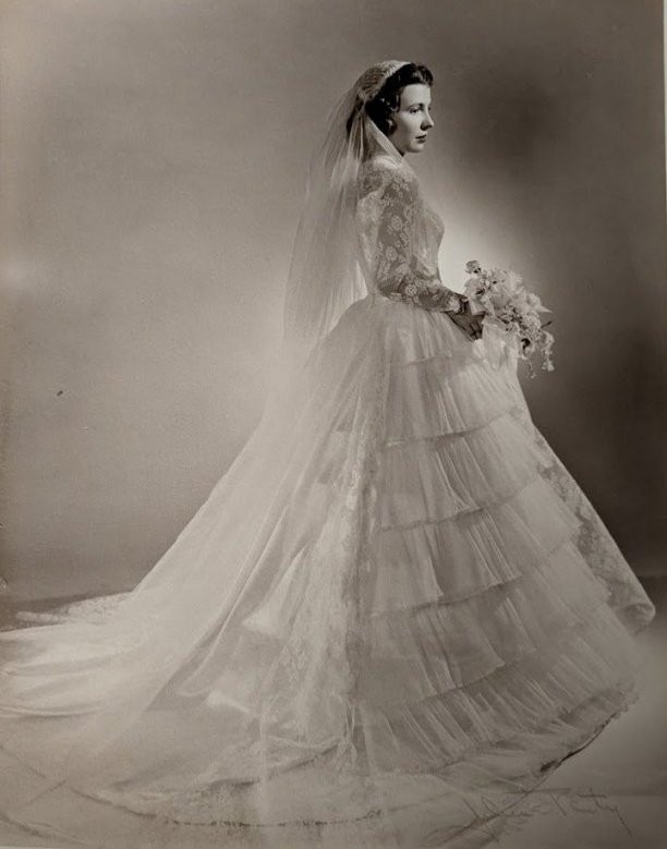 1950s MOMS WEDDING DRESS Alfred Angelo Original by Edythe Vincent Chantilly Lace