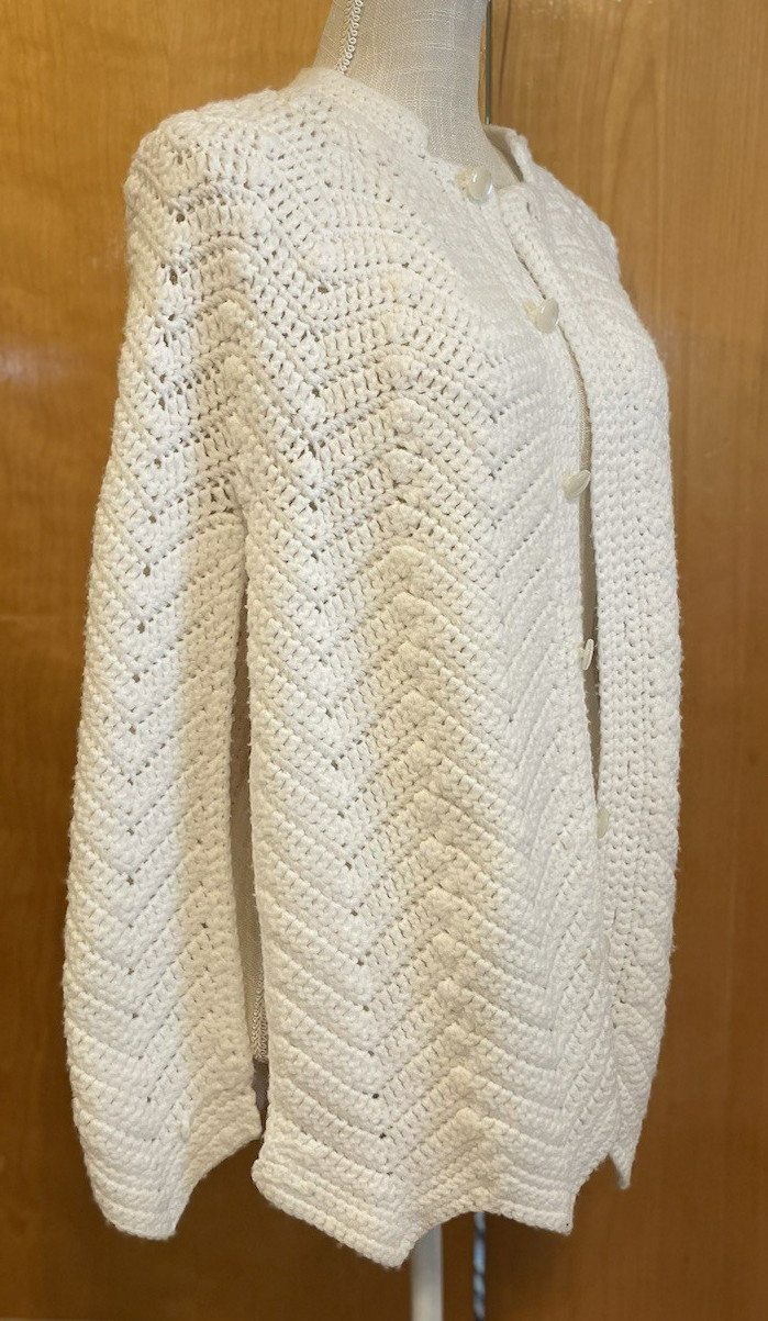 VTG 70s White Crochet Cape Shawl Poncho Retro Bohemian Hippie READ