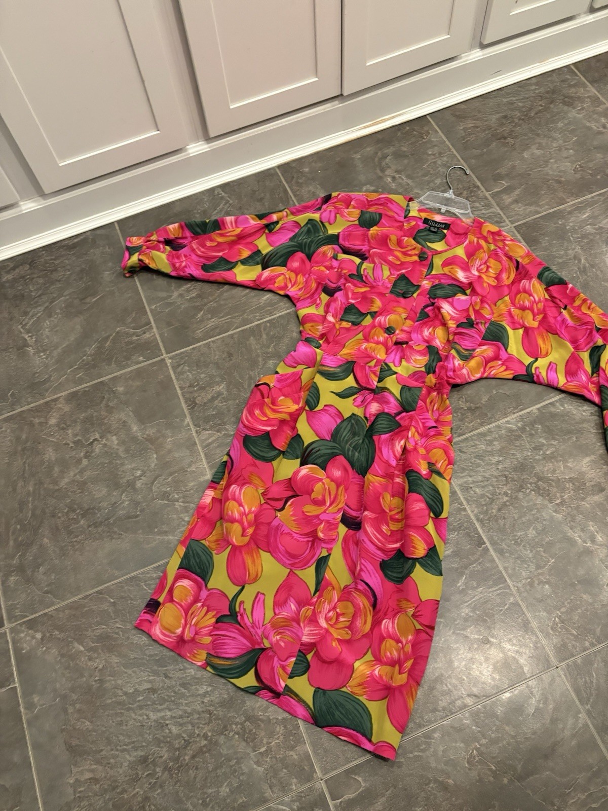 vintage 1980s 100% silk dress brand Gillian Size 8 Pink Magenta