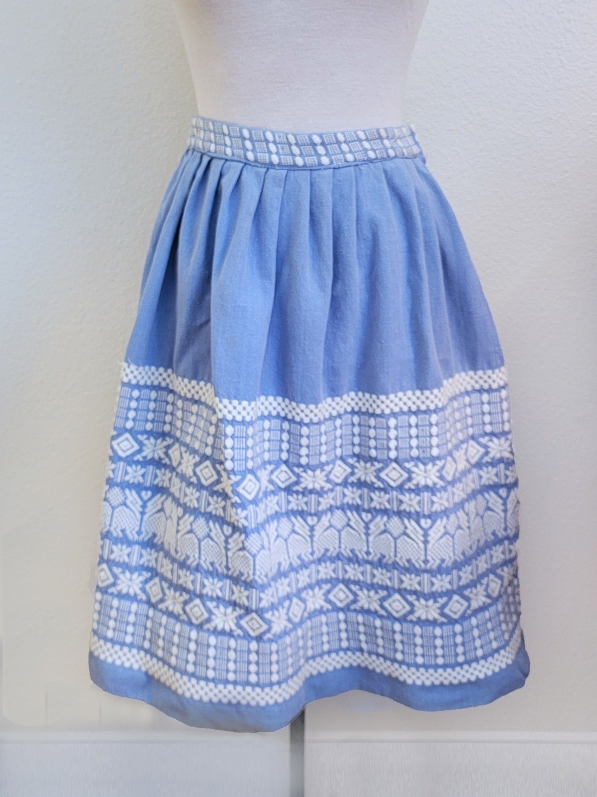 Vintage Boho Ethnic GUATEMALAN Hand Loomed Cotton SKIRT Lt Blue Stylized Animals