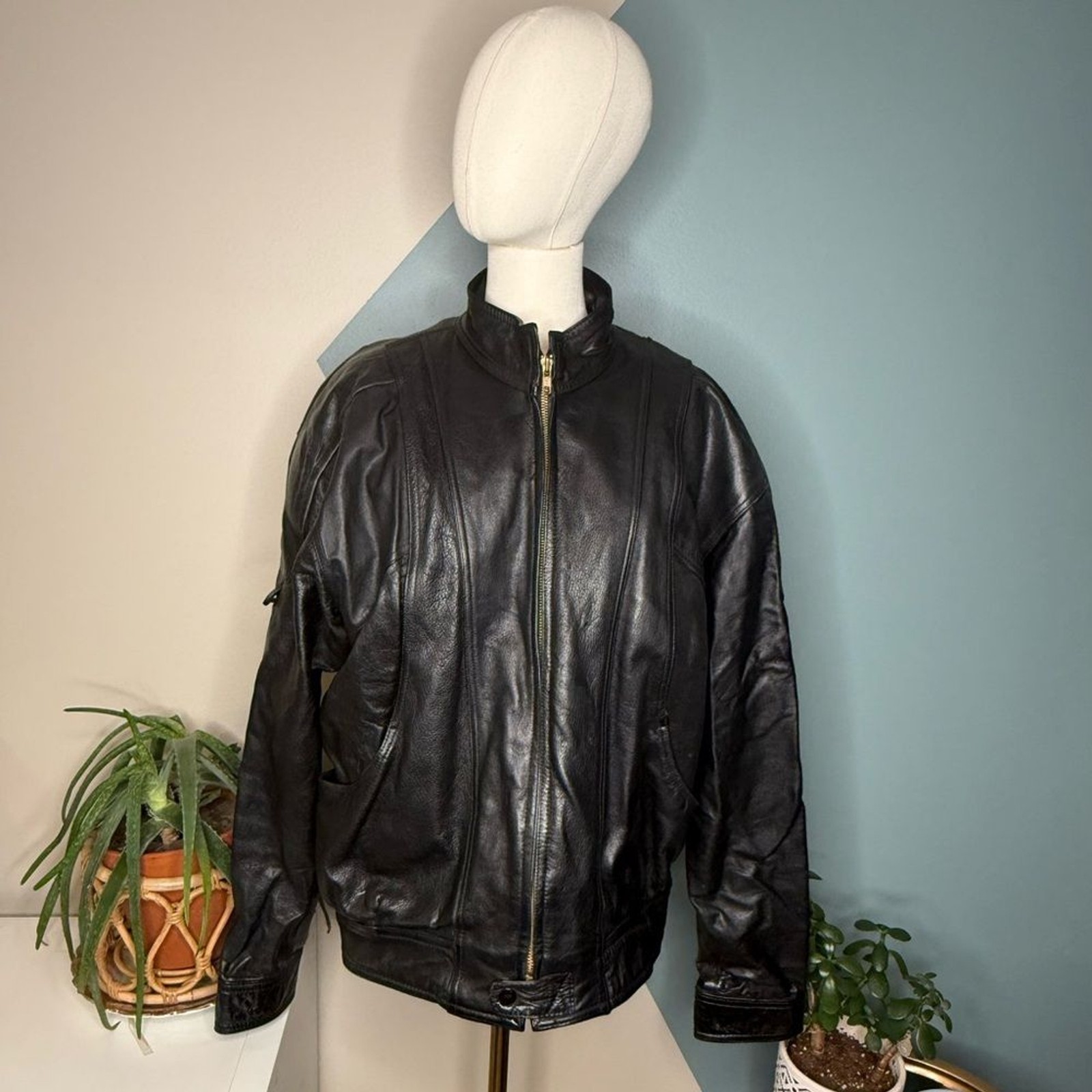 Vintage 90s Black Leather Jacket L Sherpa Lined Minimalist Moto YKK Zip