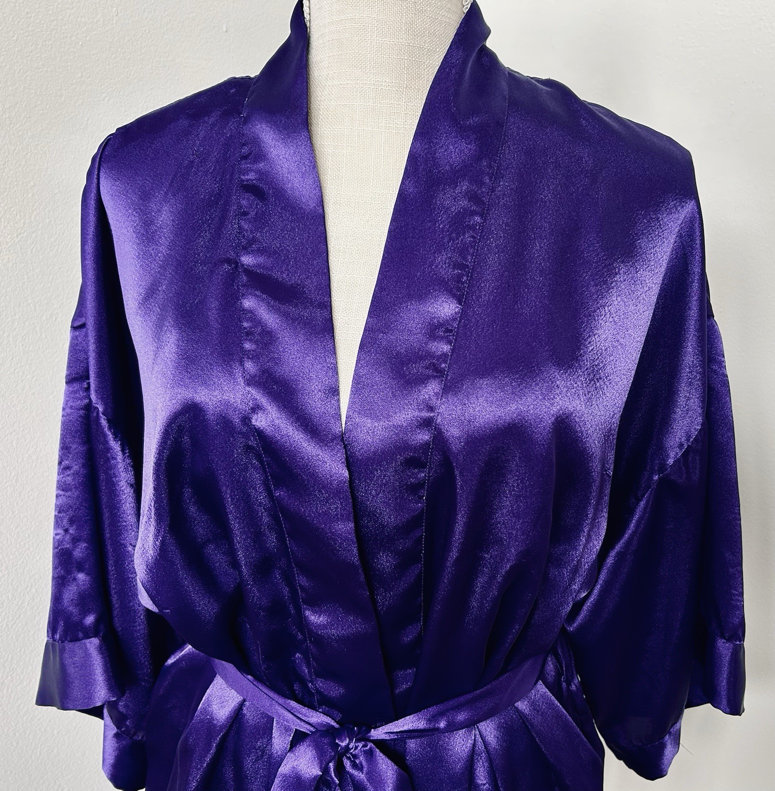 Vintage Cacique Fitted Gown And Robe Set, Gown Small, Robe Medium, Excellent