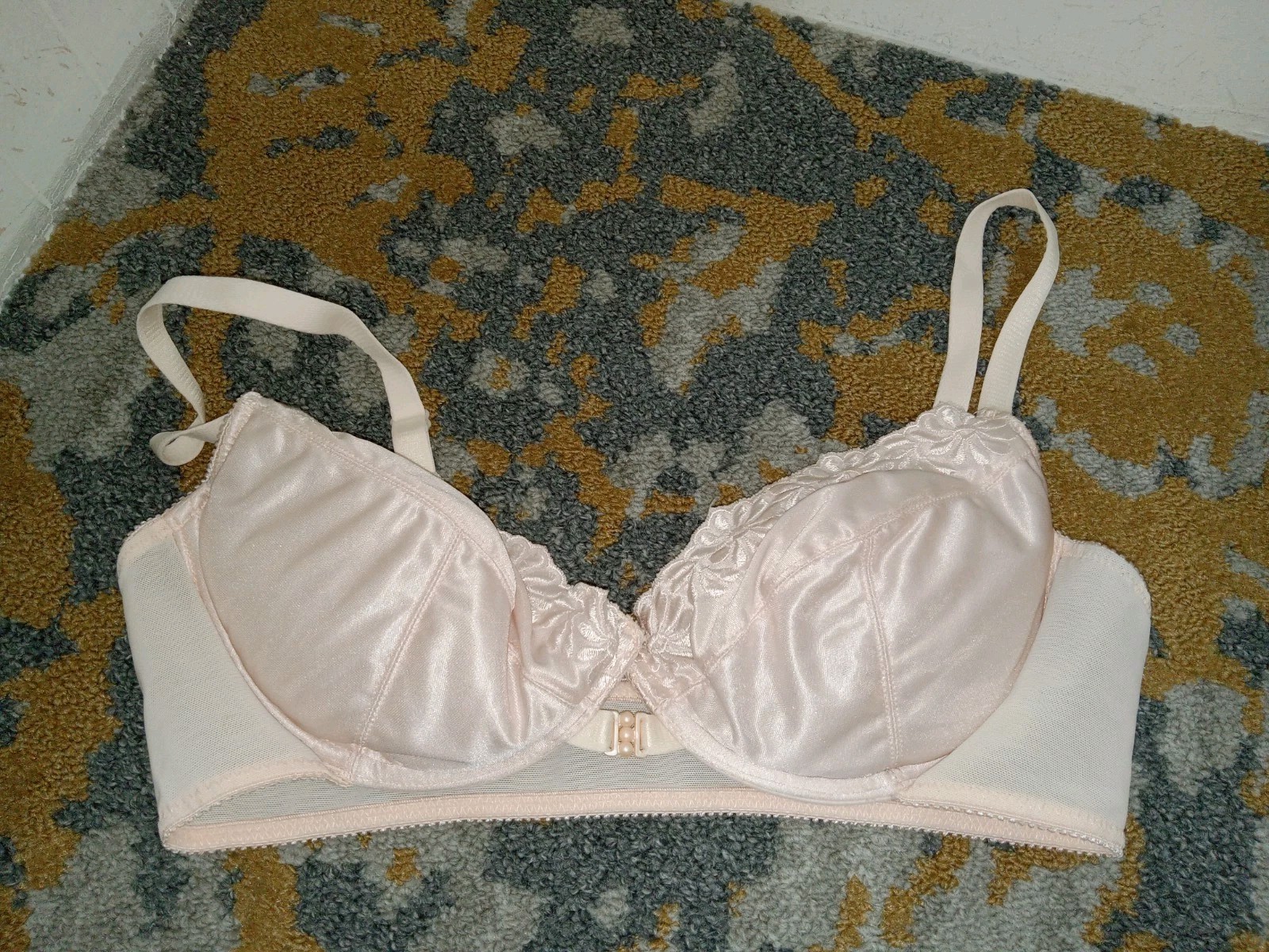 Vintage Vassarette Front Closure Bra 38C Wired Padded Pink 75-318 USA Made