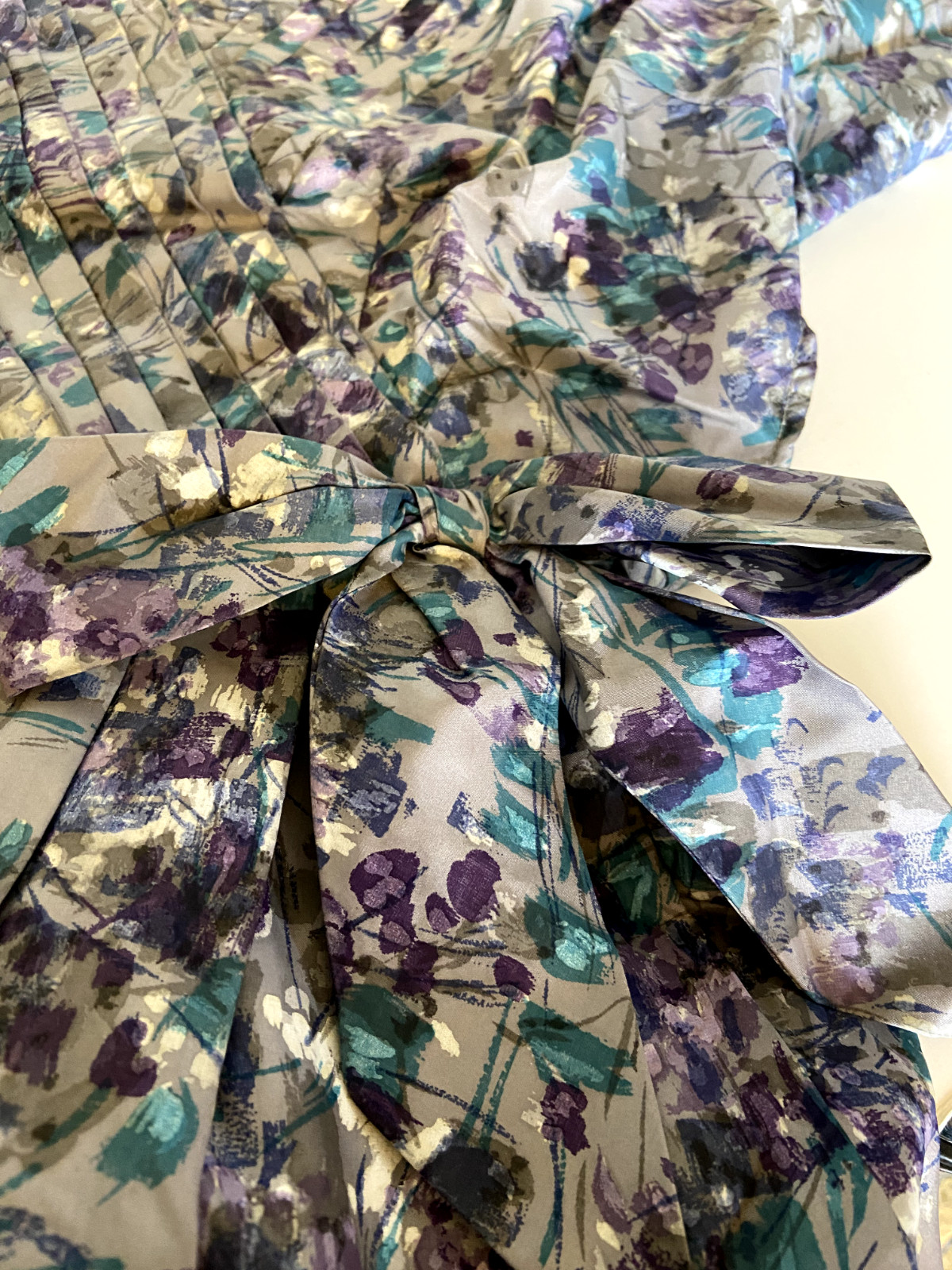 1950 wiggle dress vintage polyester gorgeous pleats purple floral size 8 AU SML