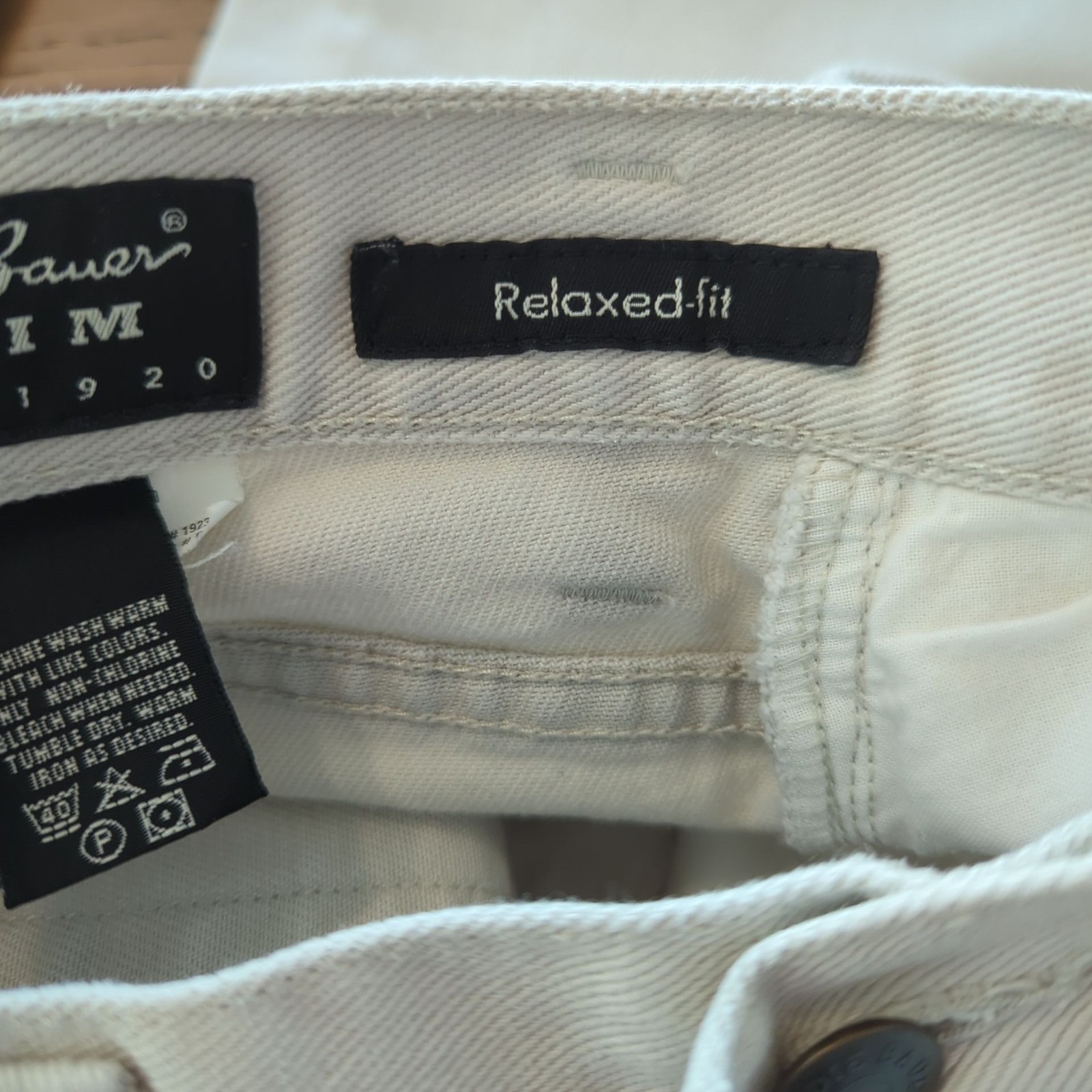Vintage Eddie Bauer Women’s Relaxed Fit Beige Jeans Size 6p High Rise Tapered