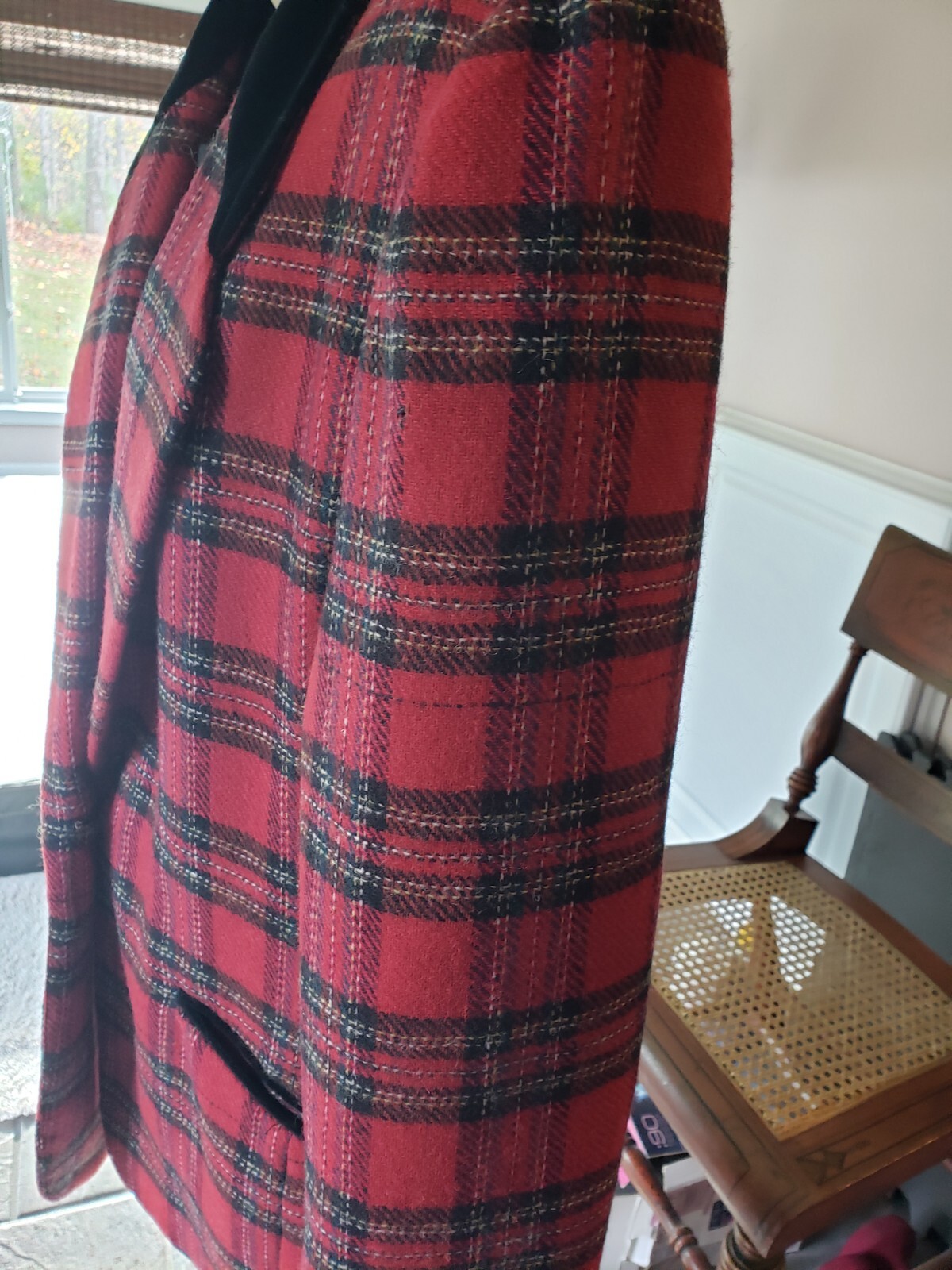 Casual Corner Plaid Blazer Jacket Red/Black Velvet Collar & Trim Wool Sz 8
