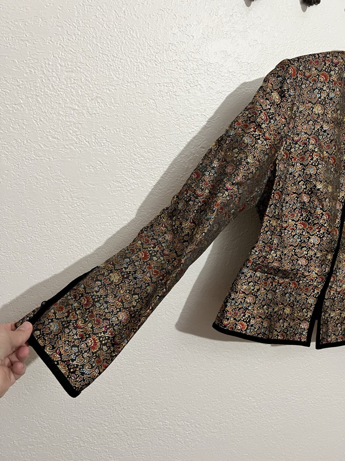 Vintage WDNY Size 4 Mandarin Asian Tapestry Brocade Embroidered Retro Jacket