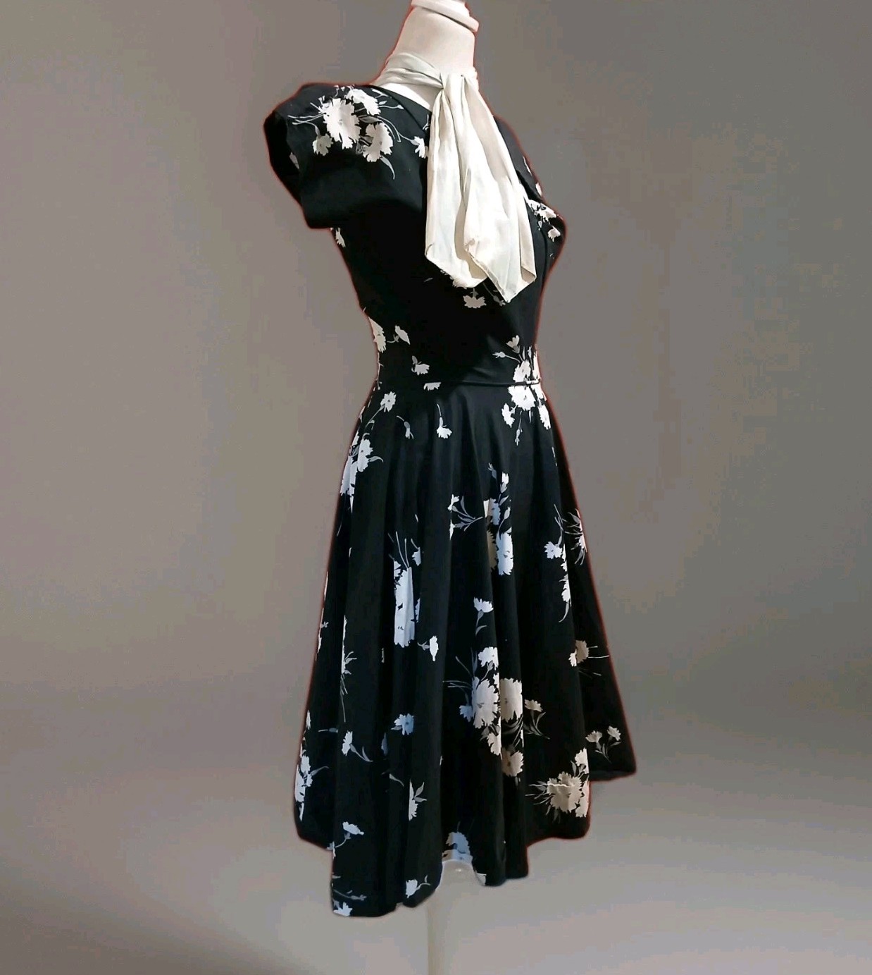 VTG 1950s Ann Marsh NY Fit To Flare Cotton Floral Scarf Neckline Day Dress XS