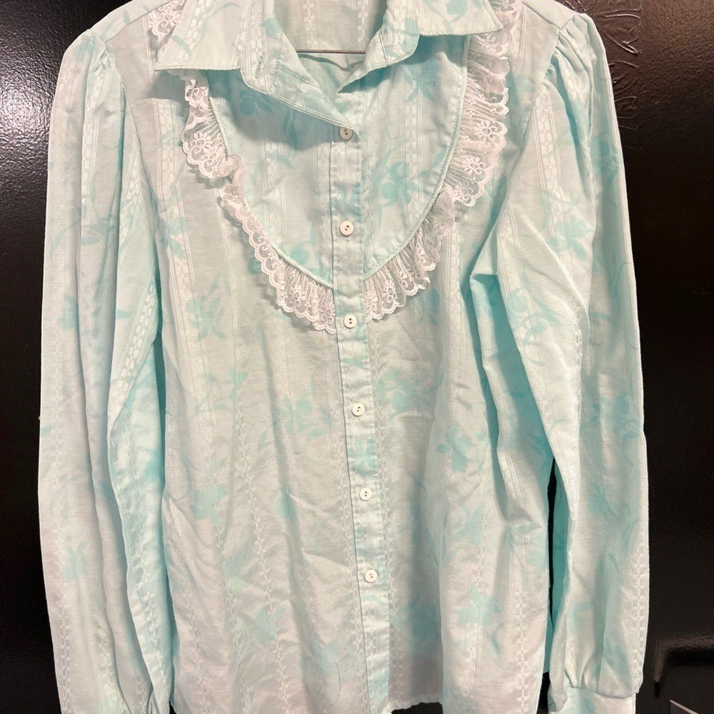 EUC Vintage Western Lace-Trim Button-Down Shirt in Light Aqua Med
