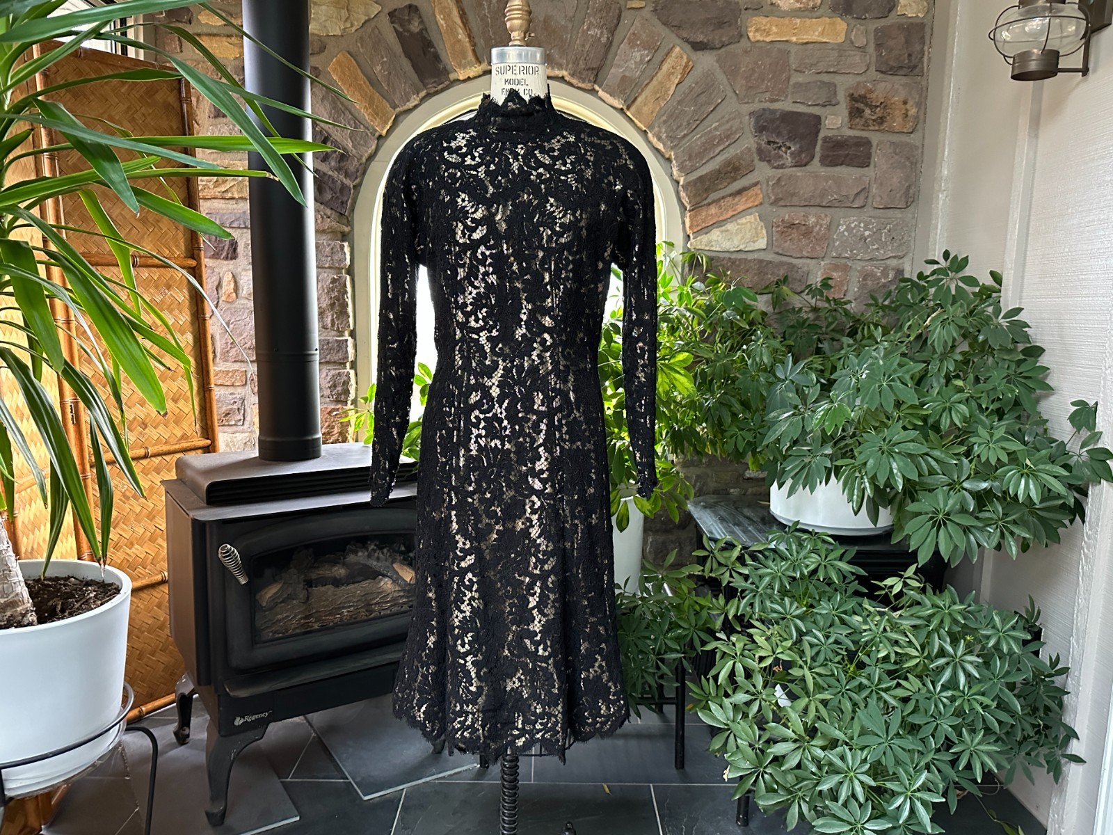 Vintage 1980s Pauline Trigere Black Lace Gold Lame’ Formal Dress
