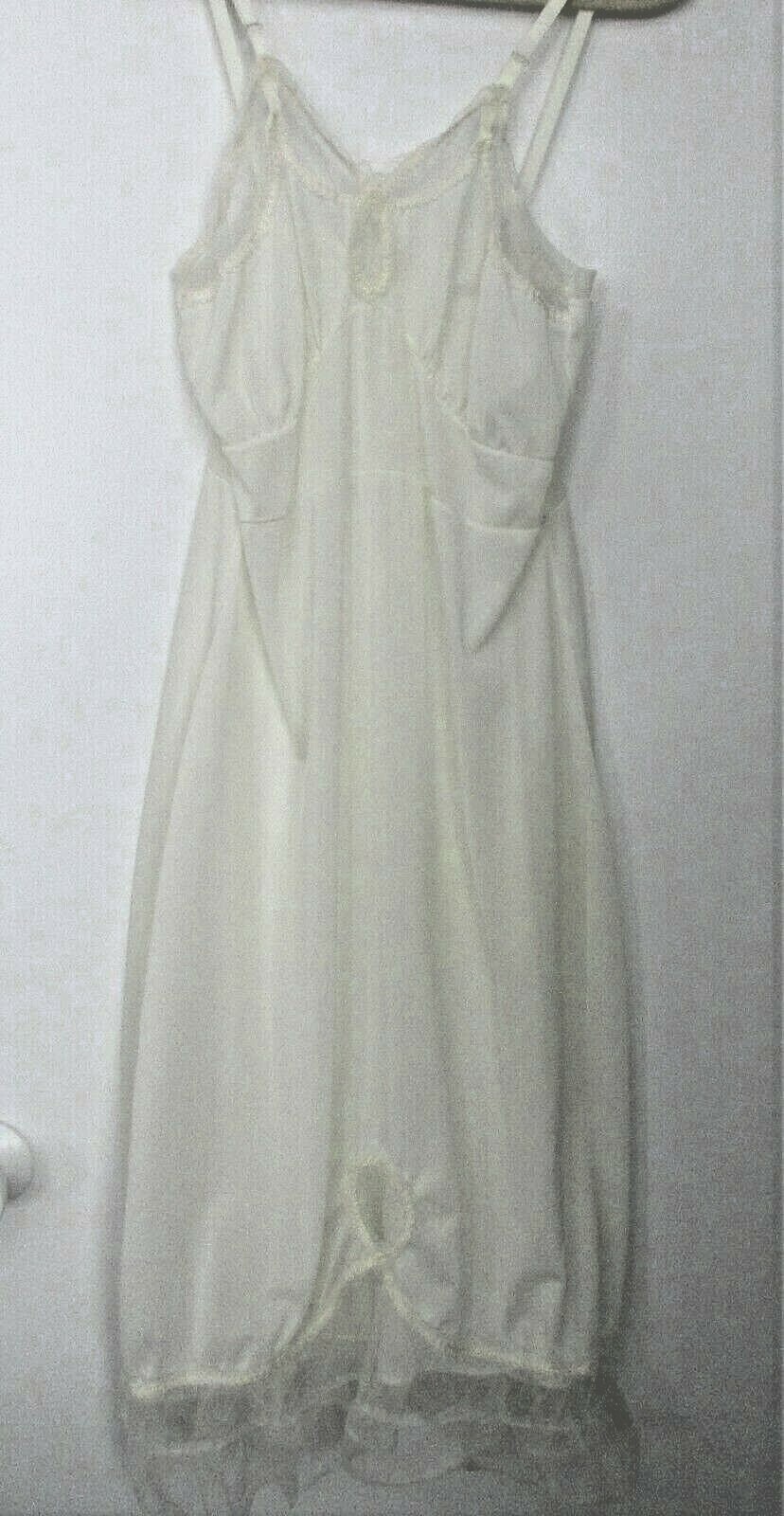 DEENA VINAGE SLIP SMALL LOVELY DUPONT NYLON TRICOT SEXY SLIP WITH RUFFLES