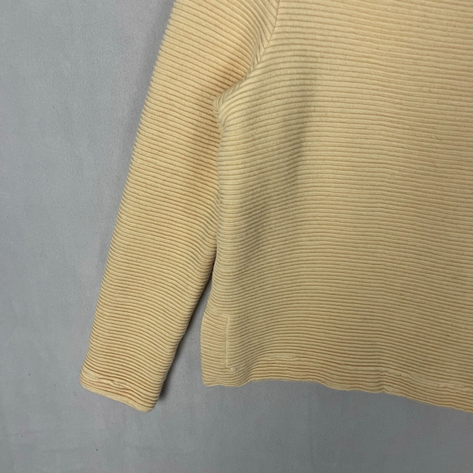 Vintage Miguel Cruz Women’s Top 100% Wool Sweater Ribbed Yellow