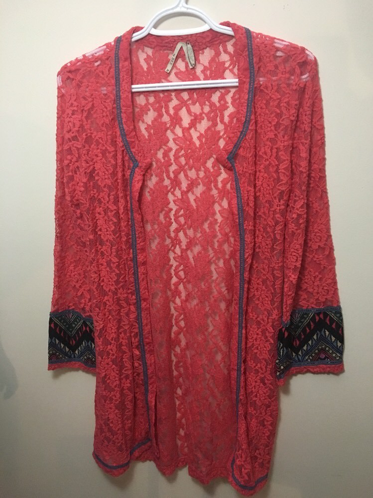 BKE Gimmicks SZ Medium Pink Lace Cardigan Boho Aztec Blue Trim