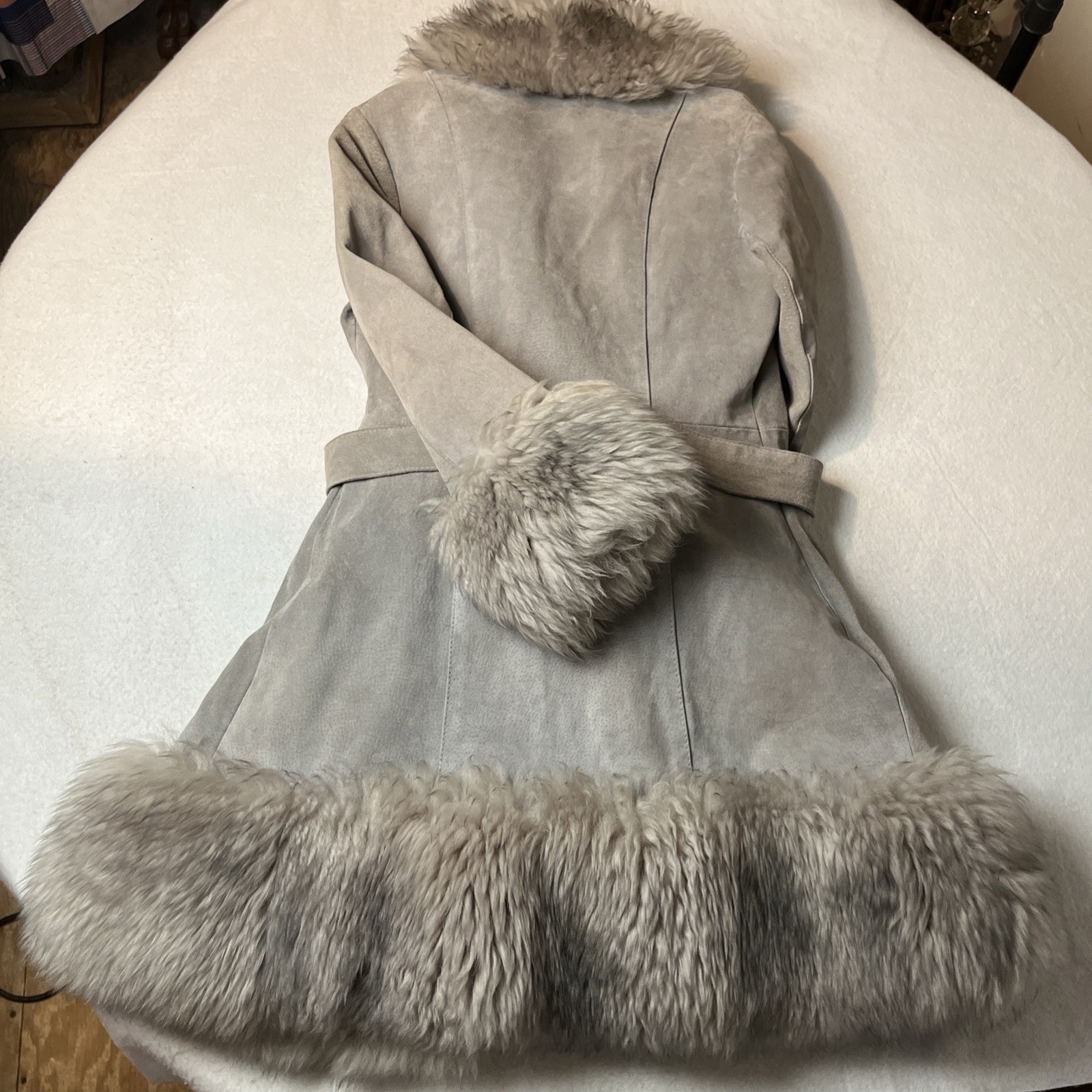 Gray 1970’s XS-S Penny lane Suede Coat With Lamb FUR TRIM Front POCKETS Grommets