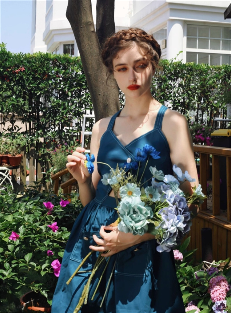 Lolita Style Peacock Blue V-Neck Suspender Strap Dress Retro Backless/Waist-Look