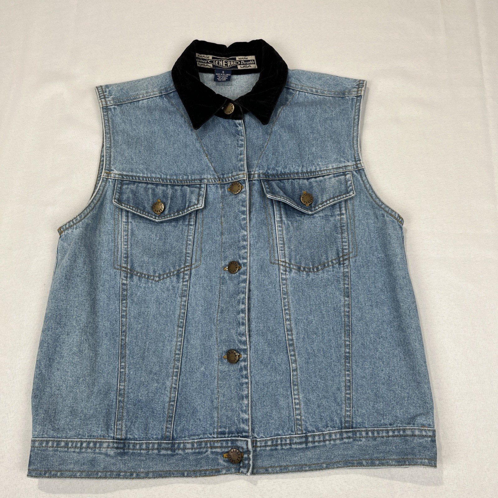 Generra Jean Vest Women’s Size S 100% Cotton Light Wash Denim BlackVelvet Collar