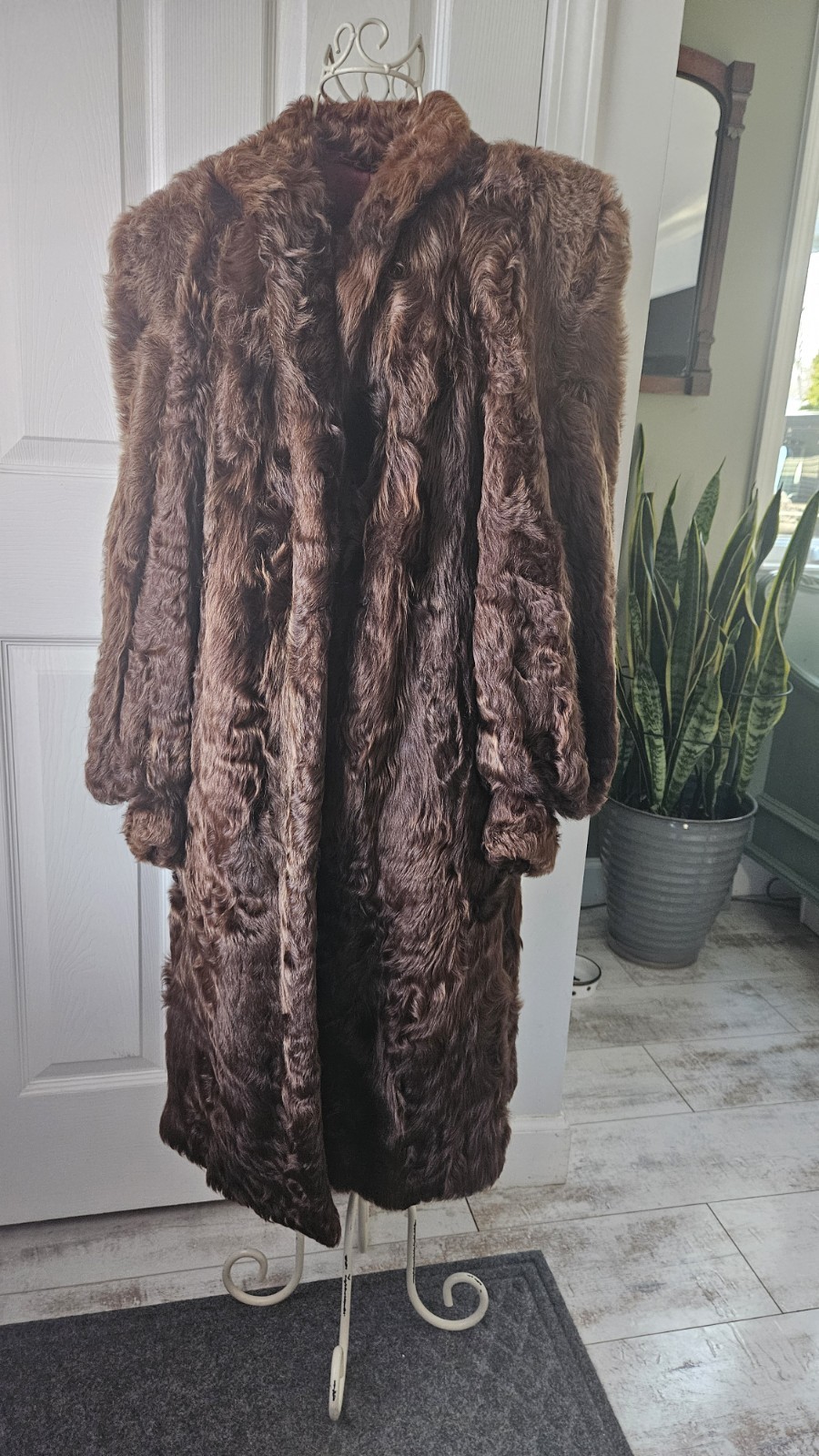 1950s Vintage MCM Richland Furs Mouton Swing Coat With Bishop Sleeves