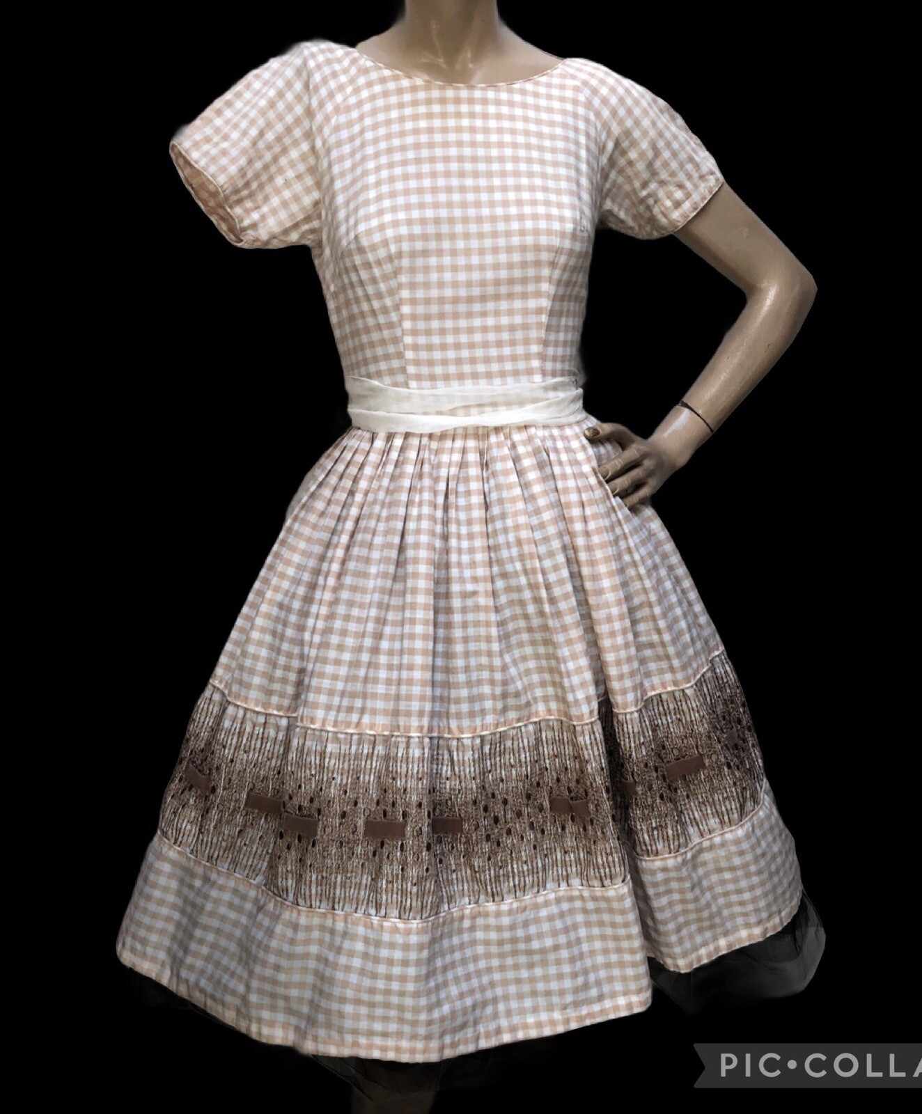 VTG 1950s „LOOK At Me I’M SANDRA DEE” Girly GINGHAM DRESS w/VELVET RIBBON HEM XS