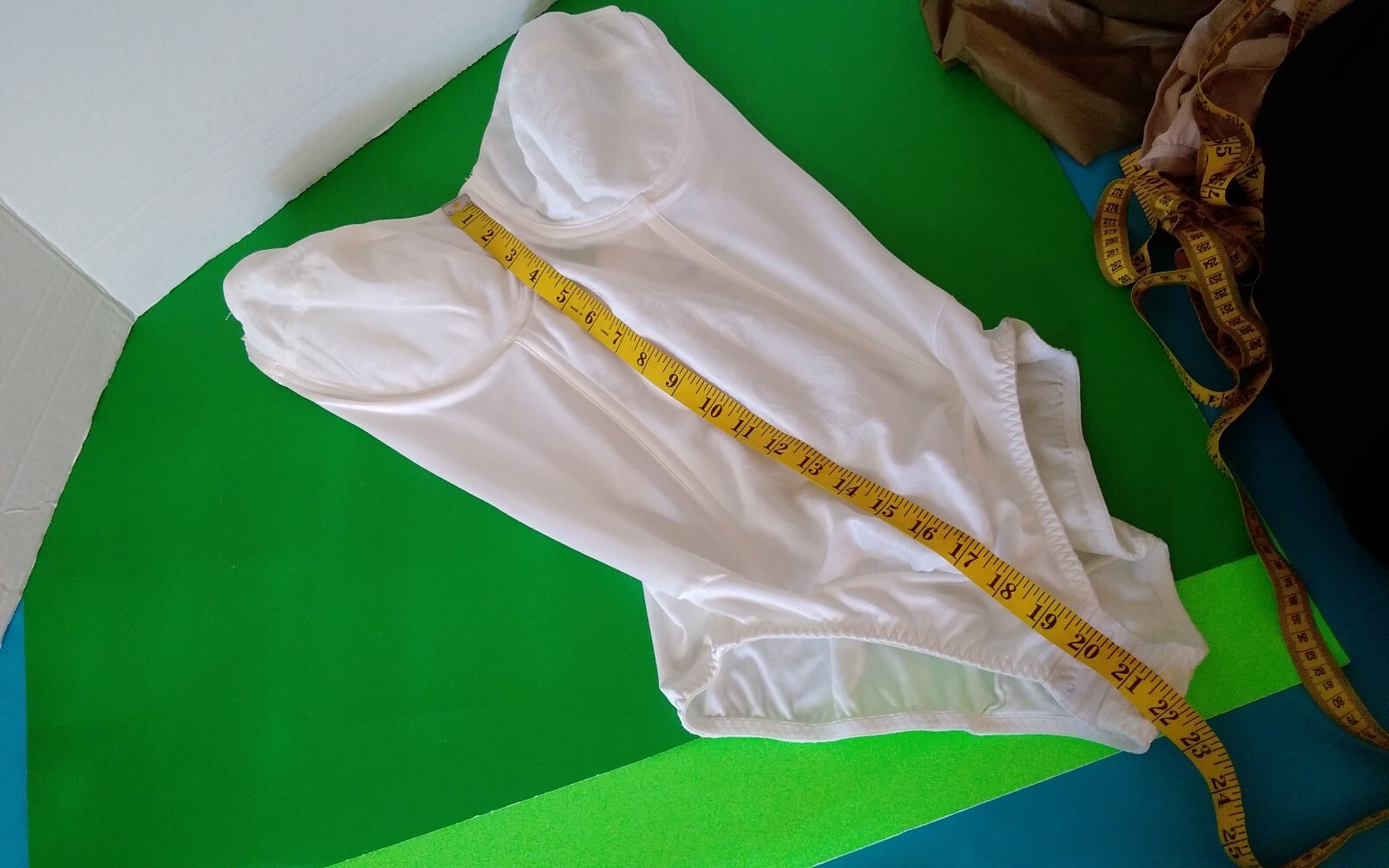 Vintage Victorias Secret White Convertible Body Shaper Girdle 40D USA Gold Crown