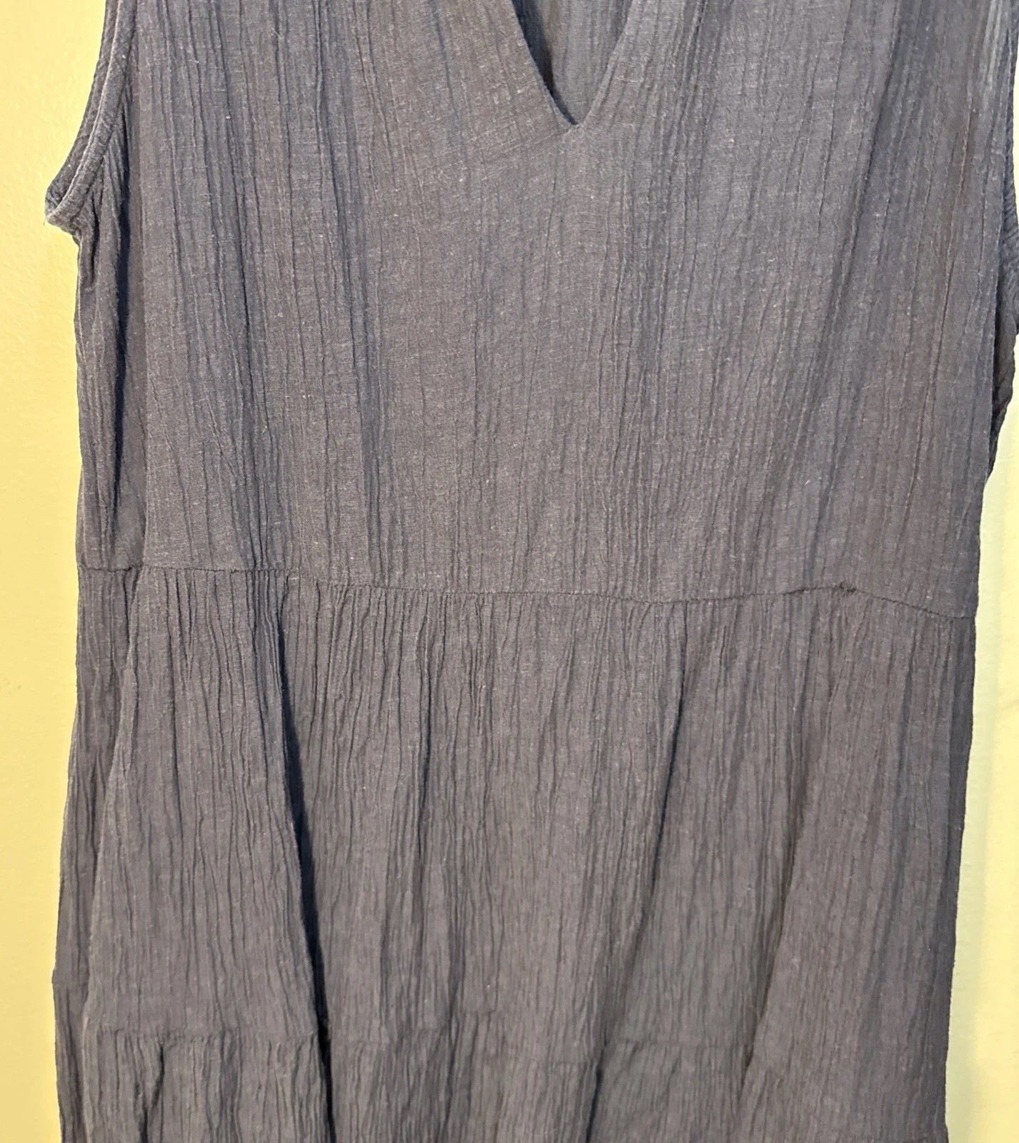 Gap Size Medium V-Neck Sleeveless Lined Crinkle Midi dress Navy Blue 100% Cotton