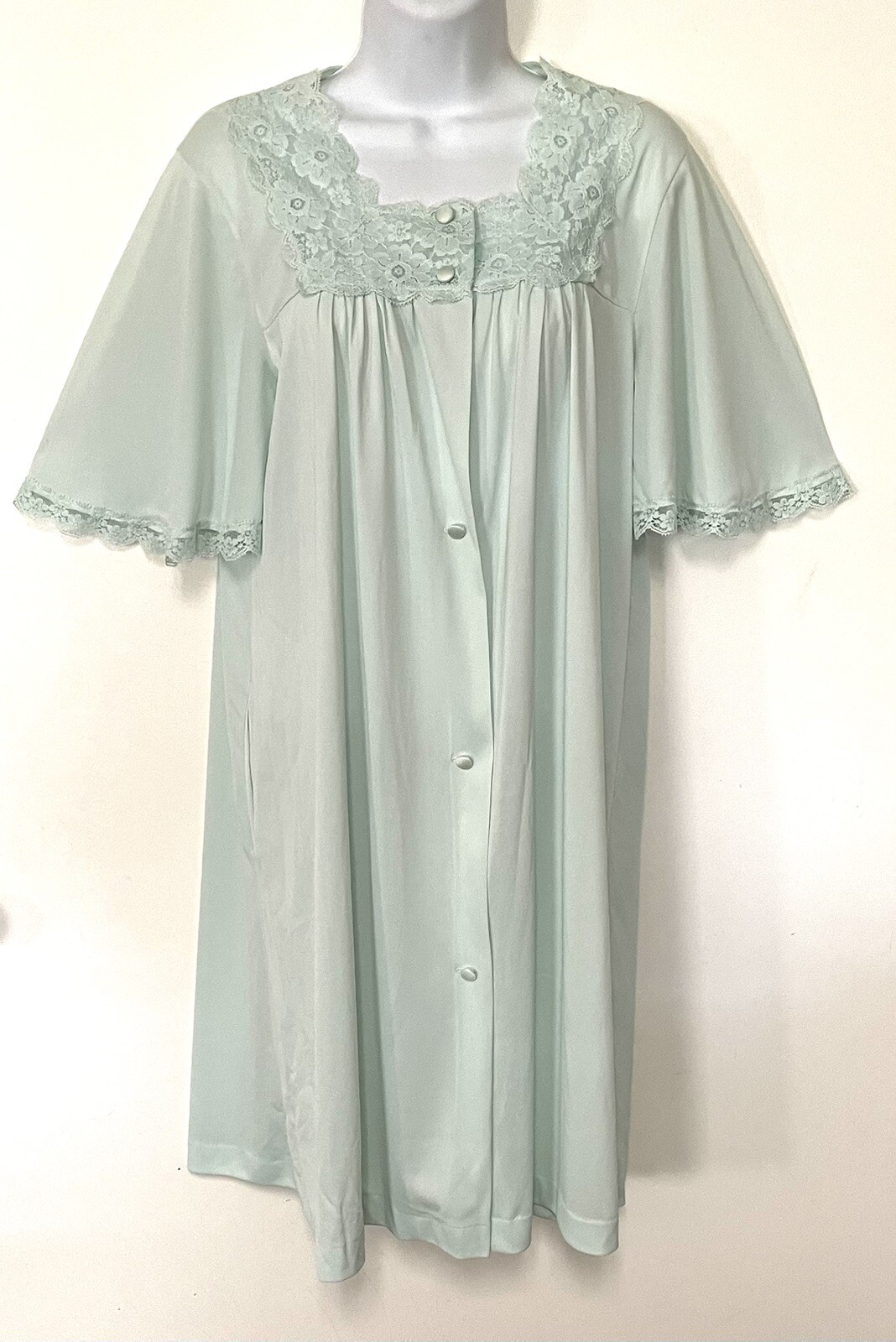 Vintage Lorraine Robe Dressing Gown Small Short Sleeve Button Front w/ Pocket