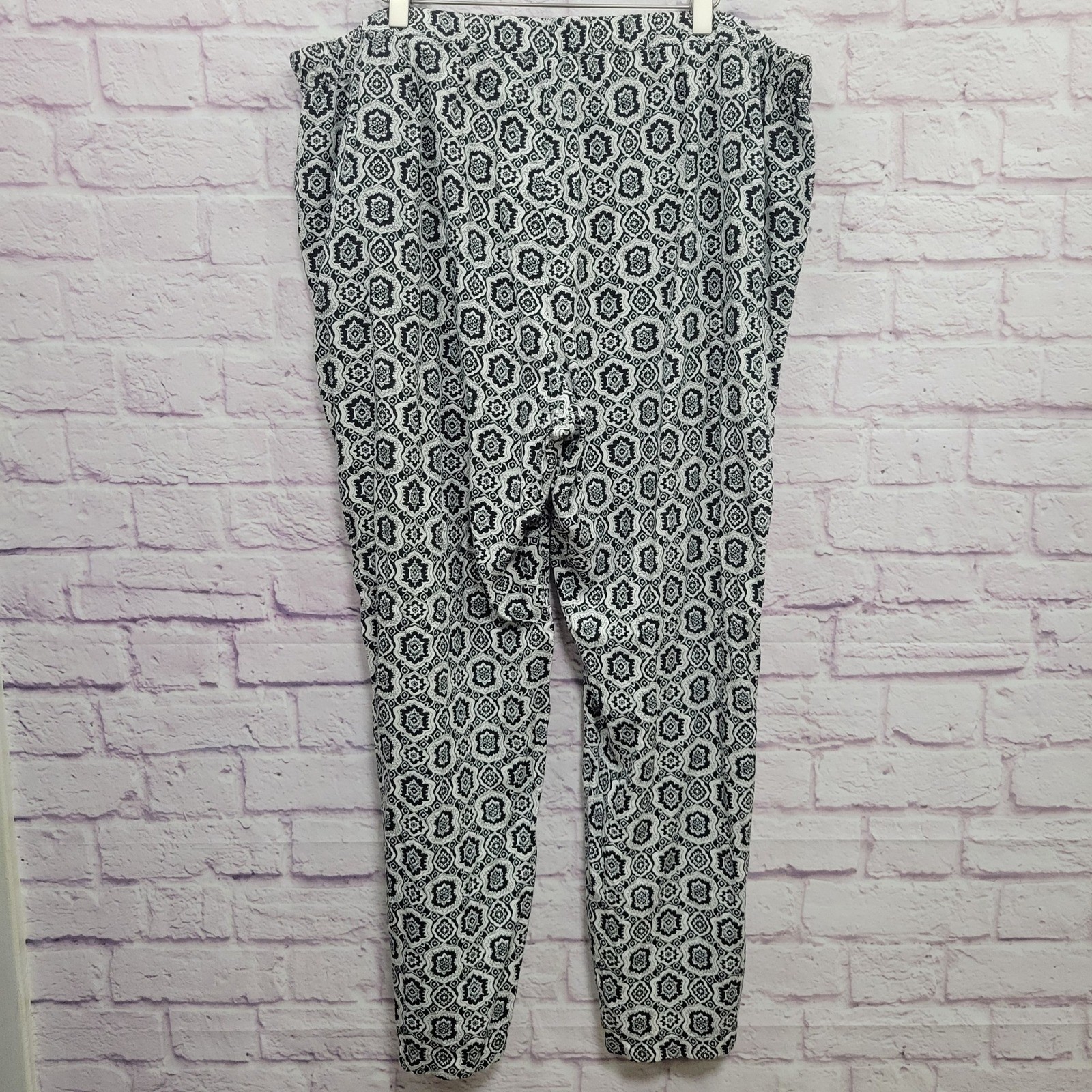 Old Navy Medallion Pattern Pixie Pants XXL Wide Leg Pocket Comfy Y2K Boho Casual