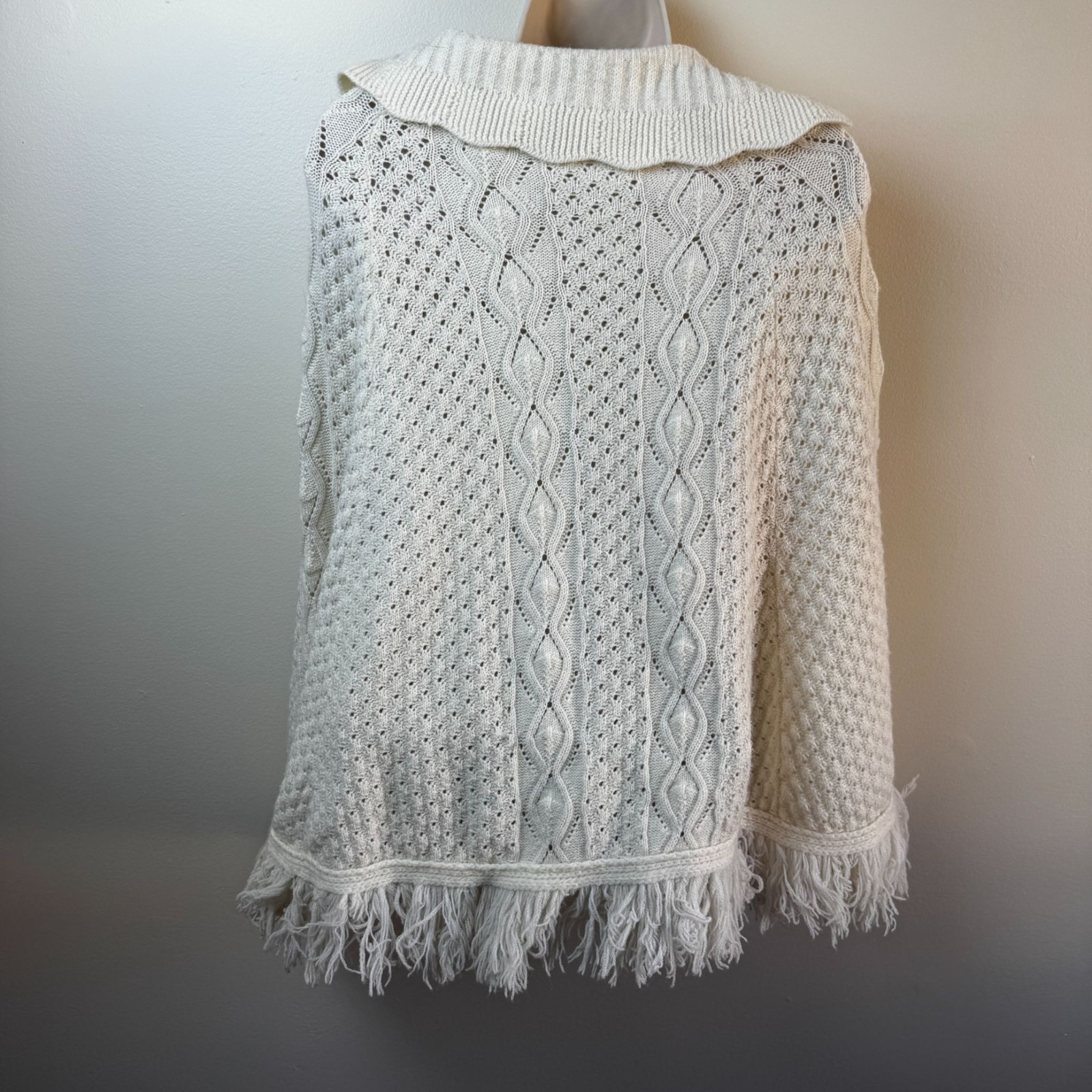 Vintage Billie Jo Sportswear Shawl Boho Hippie Hand Knit Crochet Poncho Pearl