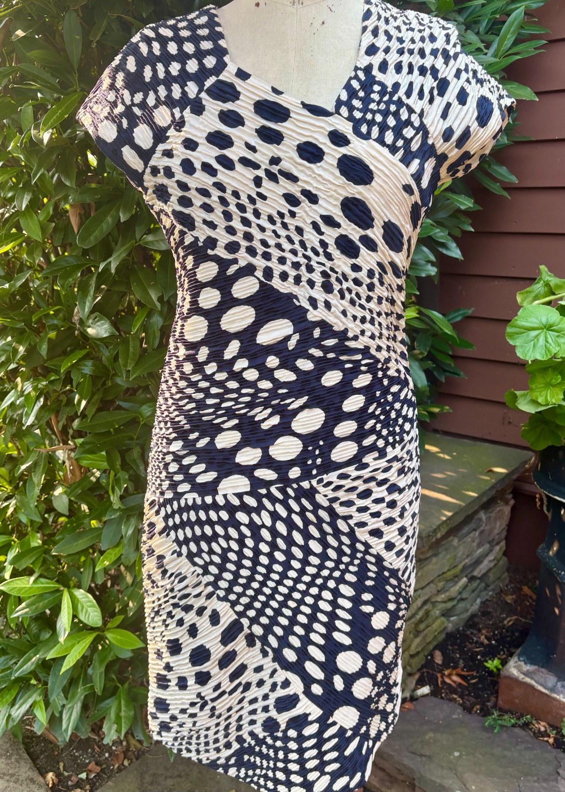 FONTANA DRESS vintage ITALY Veneziano BLACK WHITE POLKA DOTS body con ruched 44